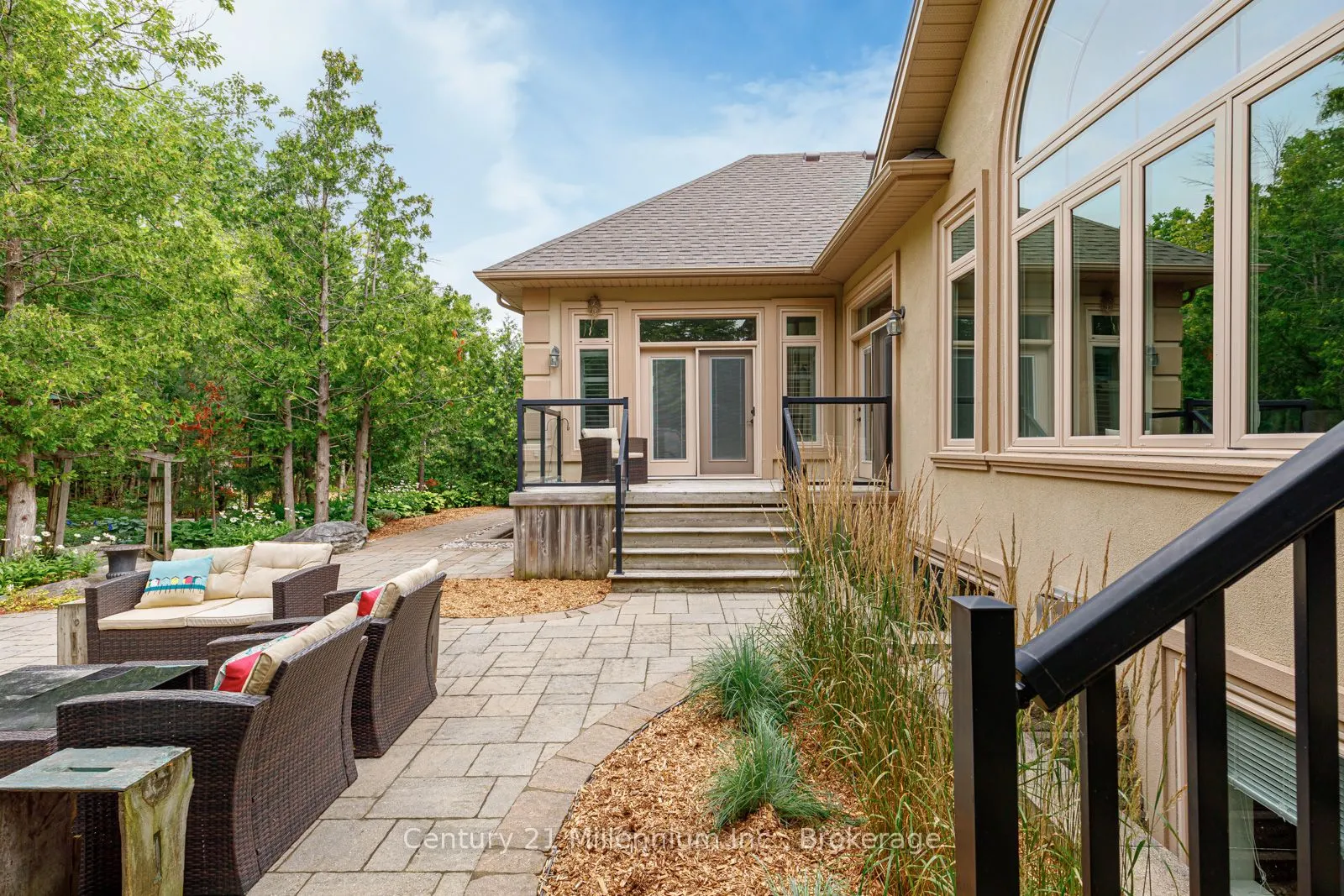 112 Cortina Crescent