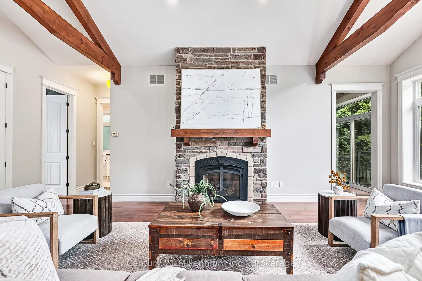 112 Cortina Crescent