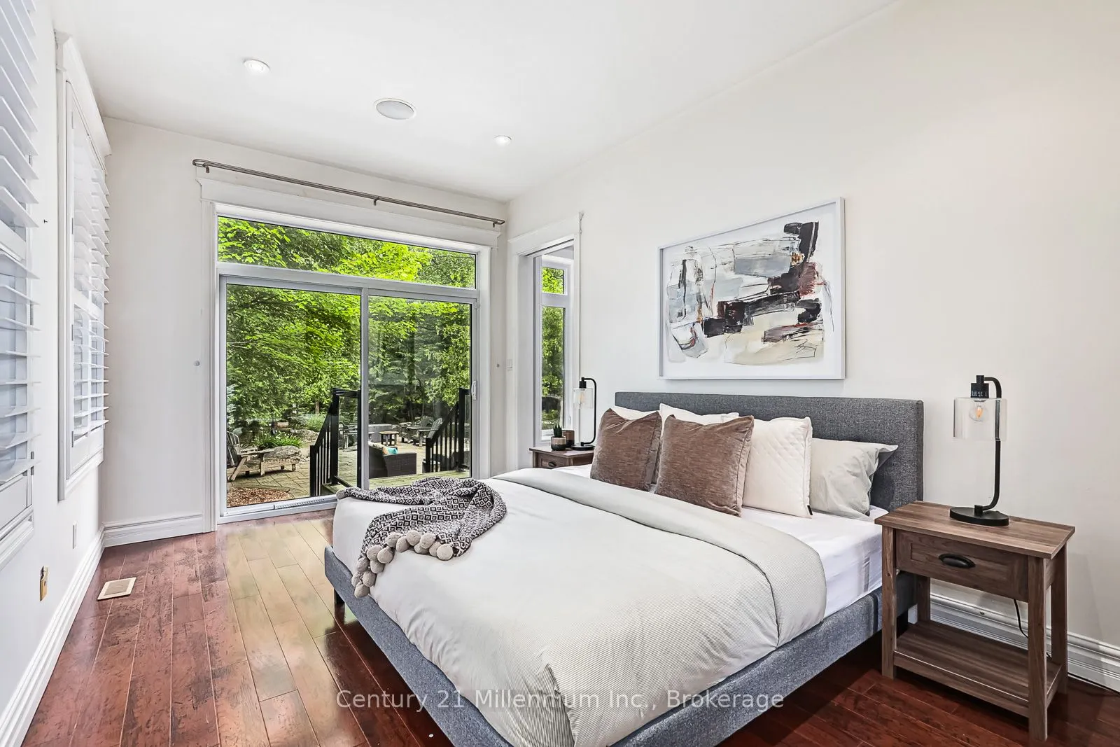 112 Cortina Crescent