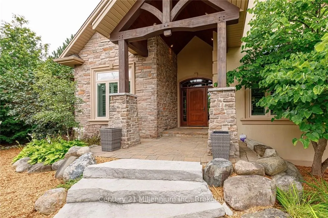 112 Cortina Crescent