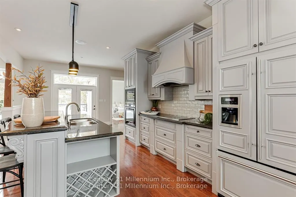 112 Cortina Crescent