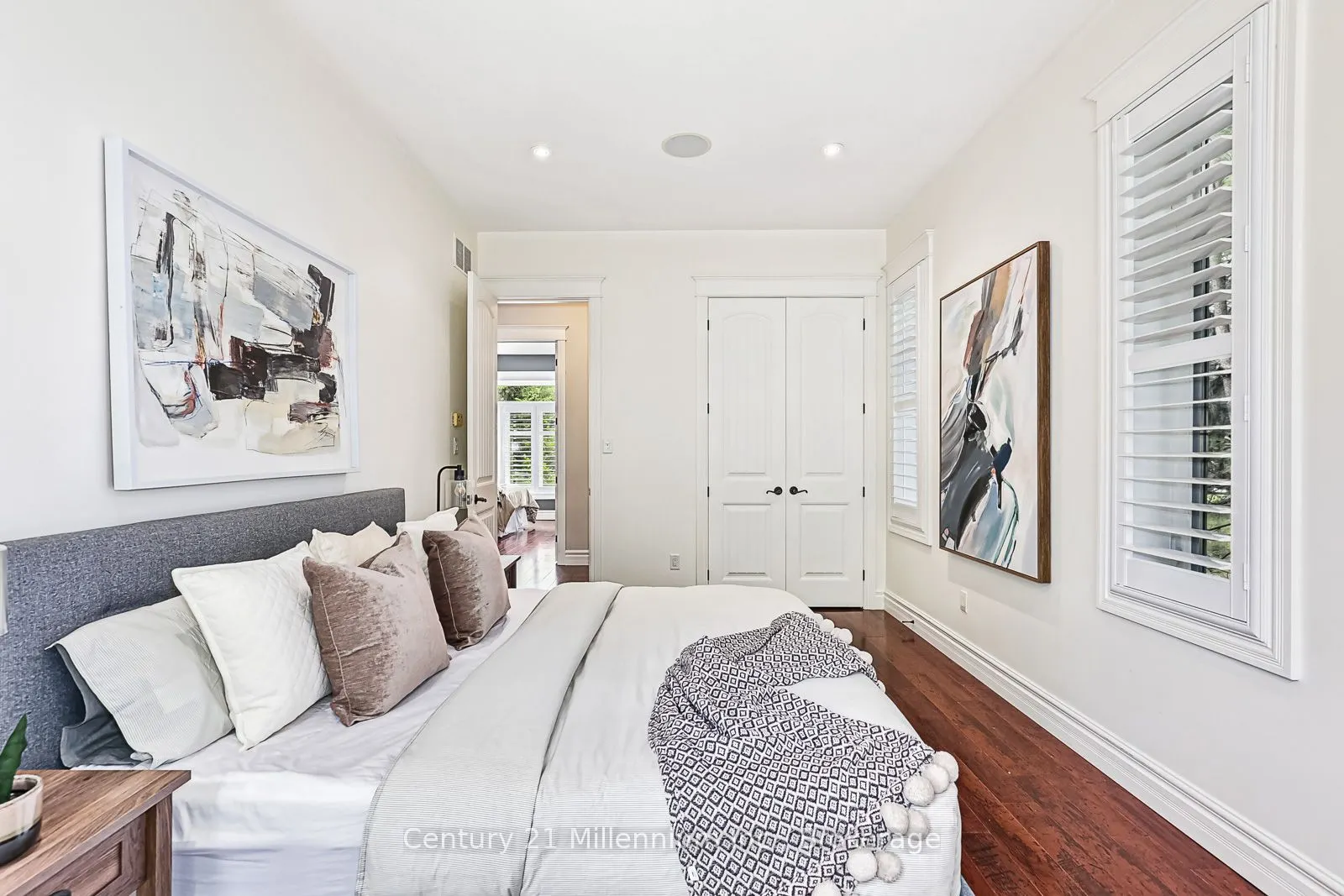 112 Cortina Crescent