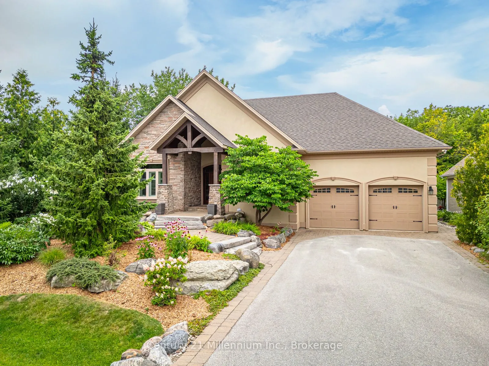 112 Cortina Crescent