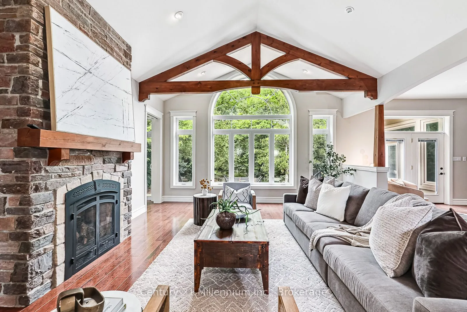 112 Cortina Crescent