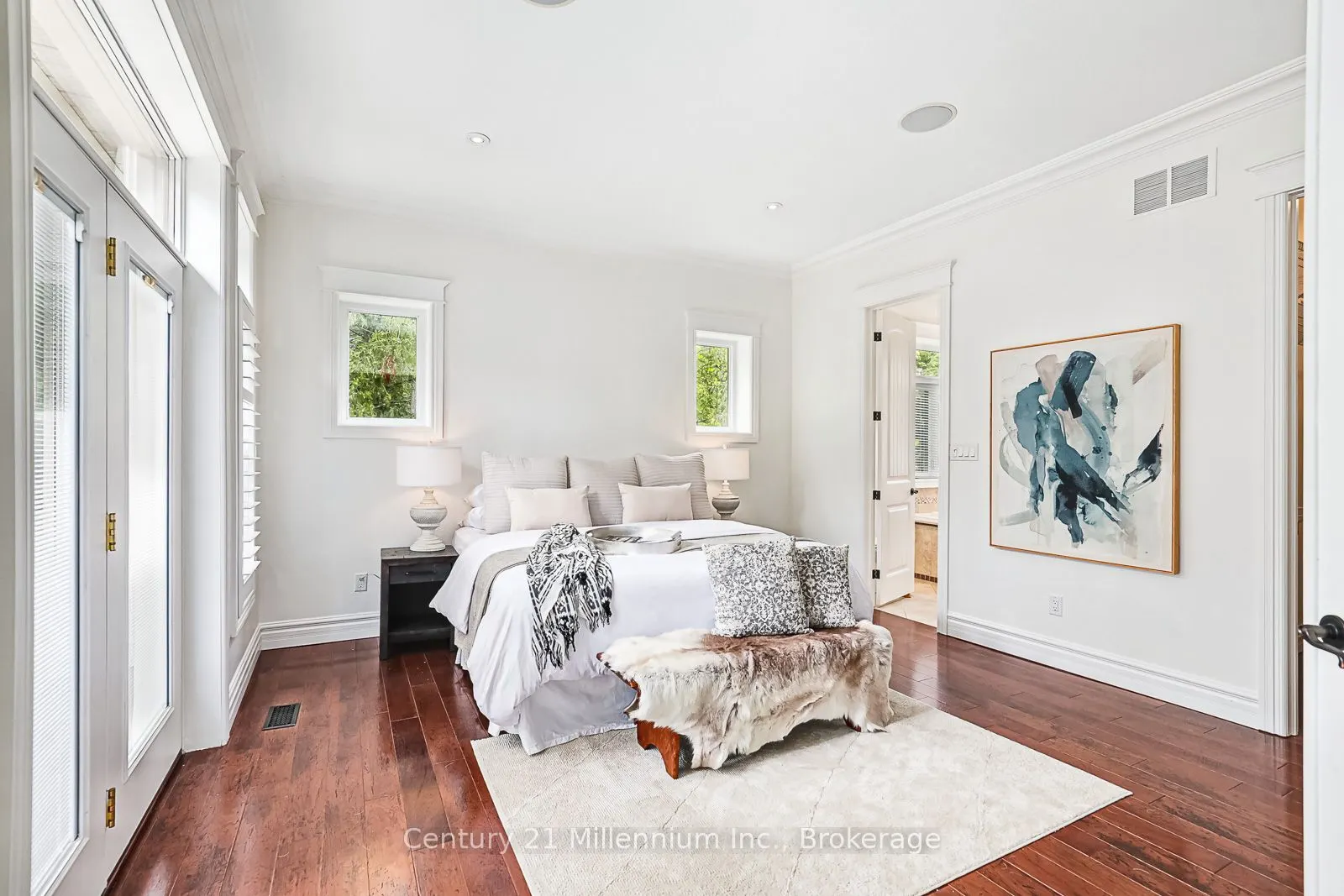 112 Cortina Crescent