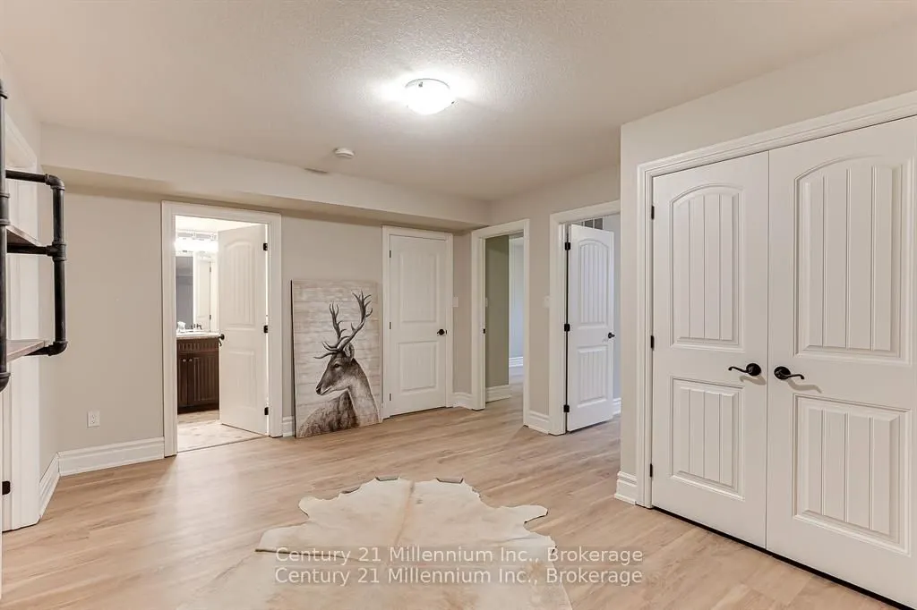 112 Cortina Crescent