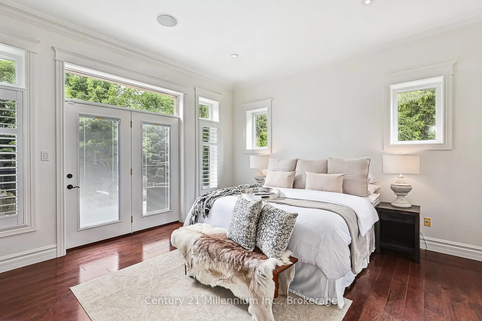 112 Cortina Crescent