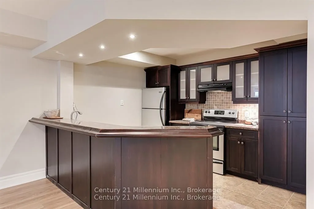 112 Cortina Crescent