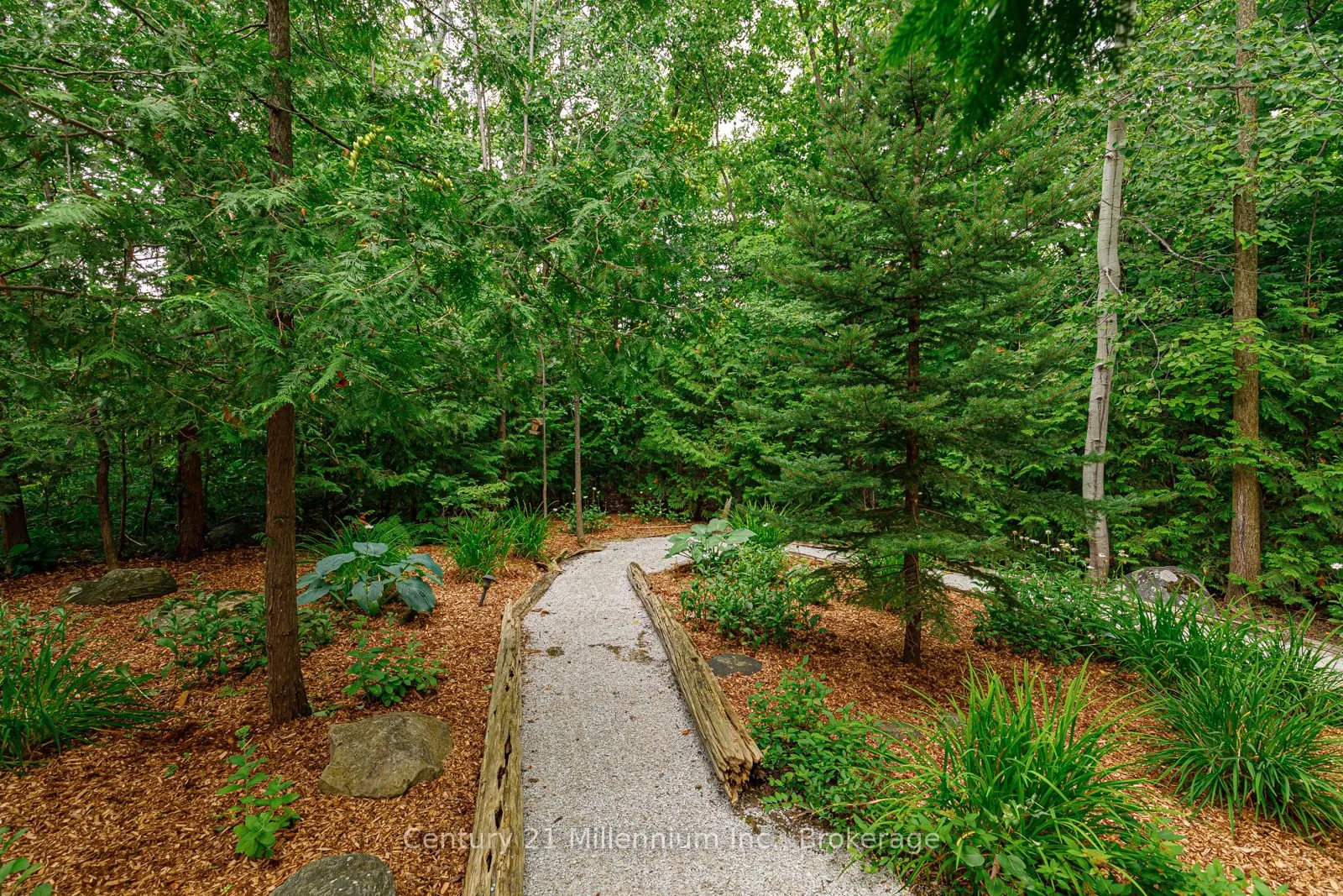 112 Cortina Crescent