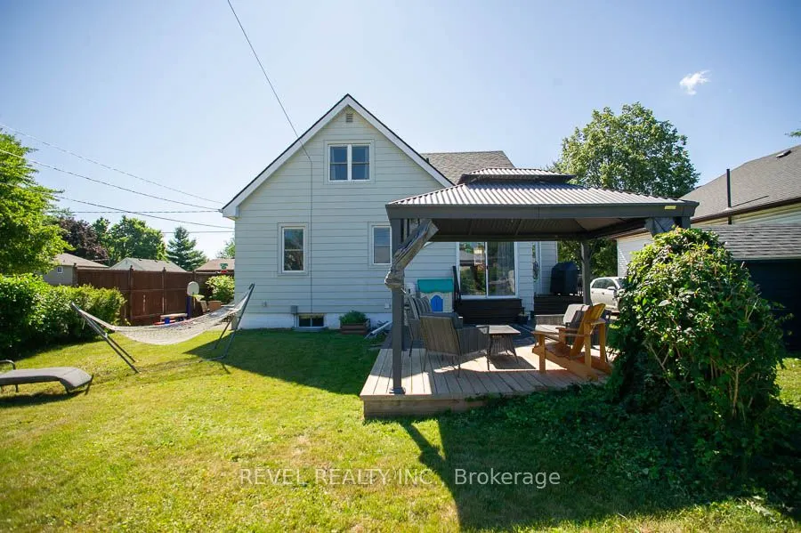 24 Hill Avenue