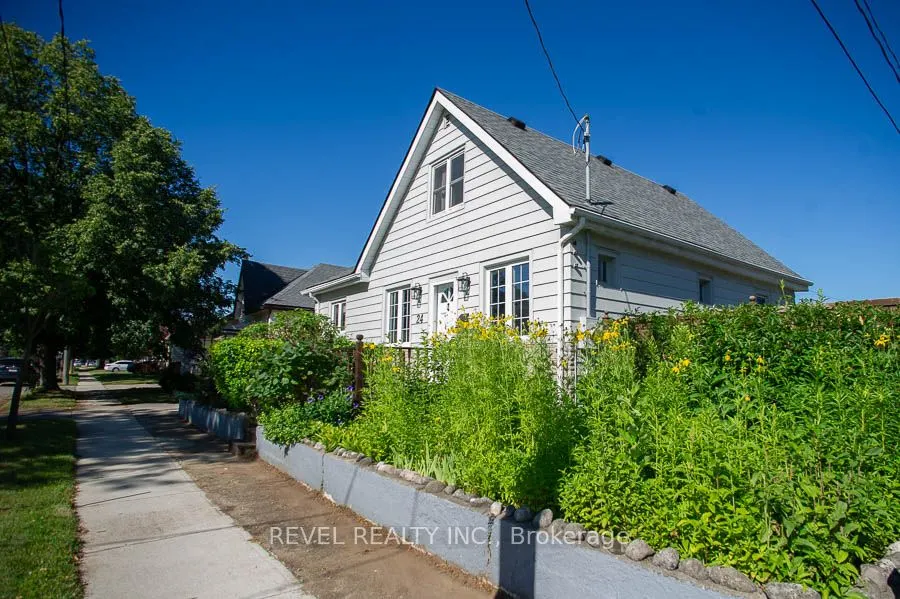 24 Hill Avenue