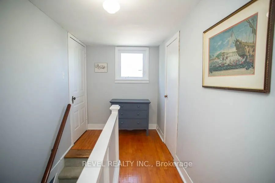 24 Hill Avenue