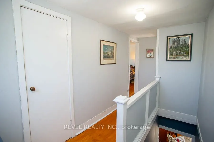 24 Hill Avenue