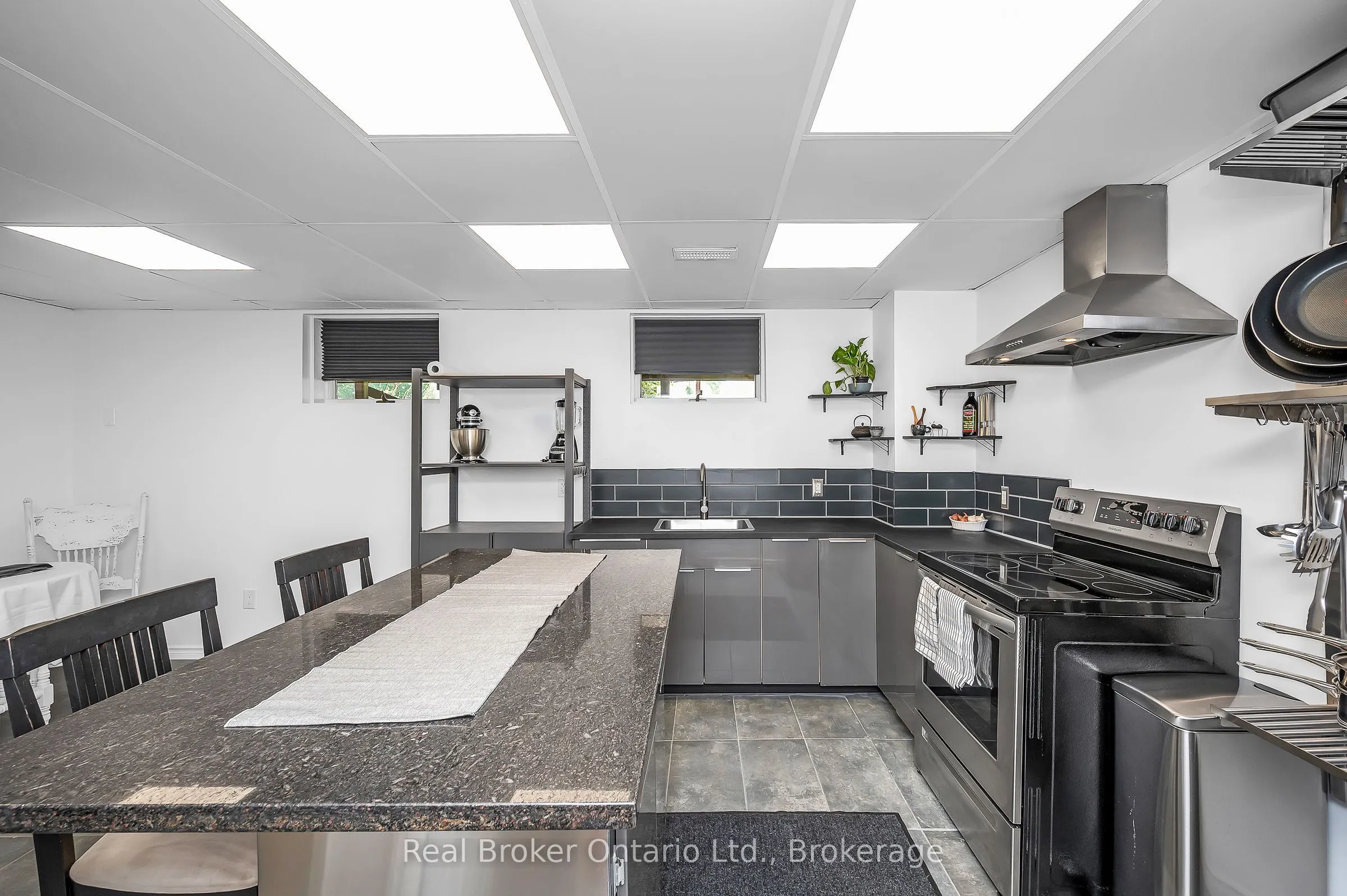 2859 Dominion Road