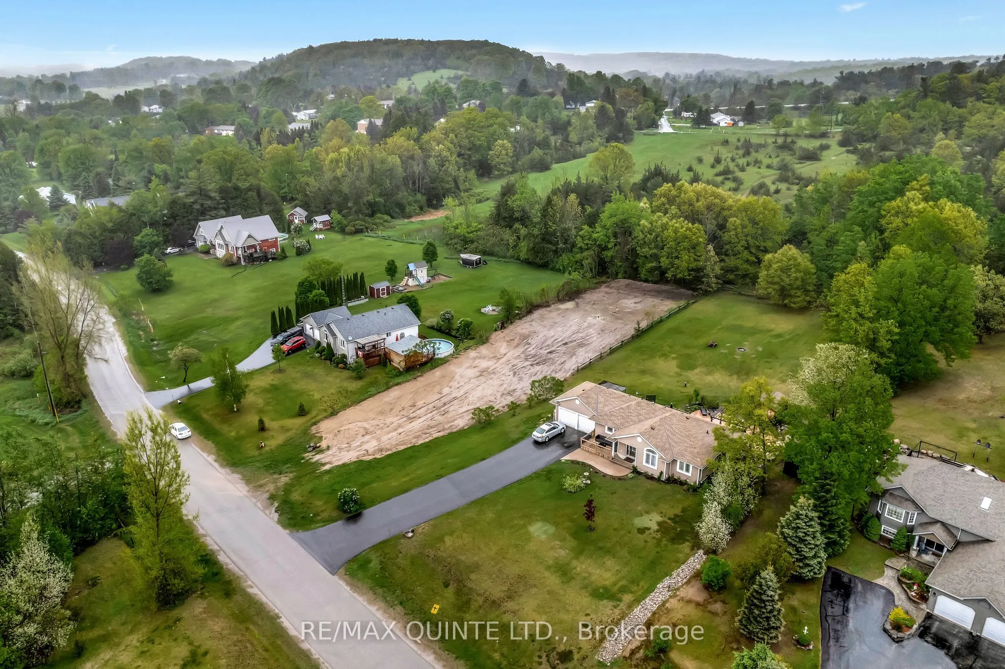 43 DEERFIELD Drive