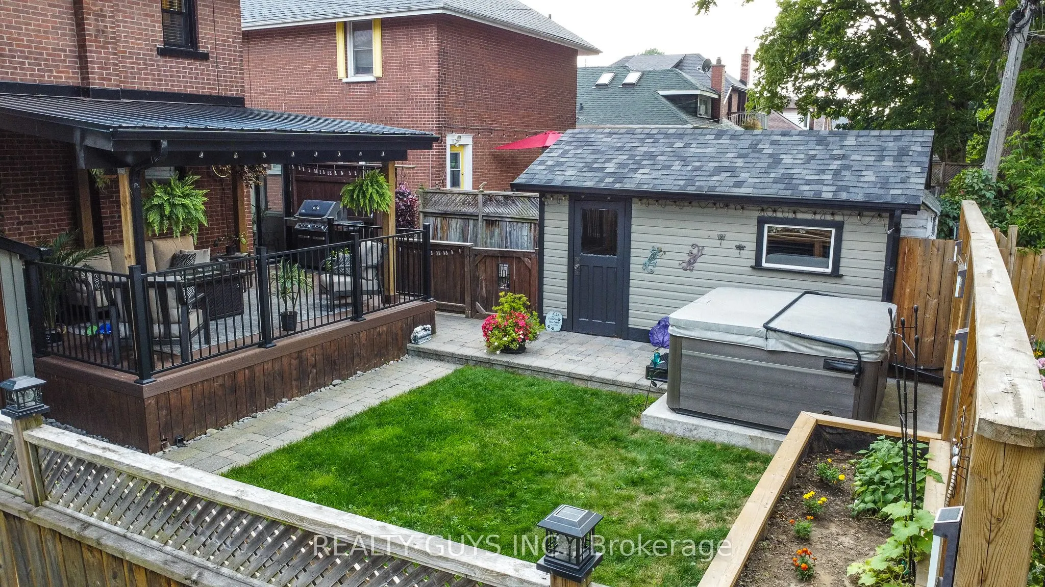 554 Douglas Avenue