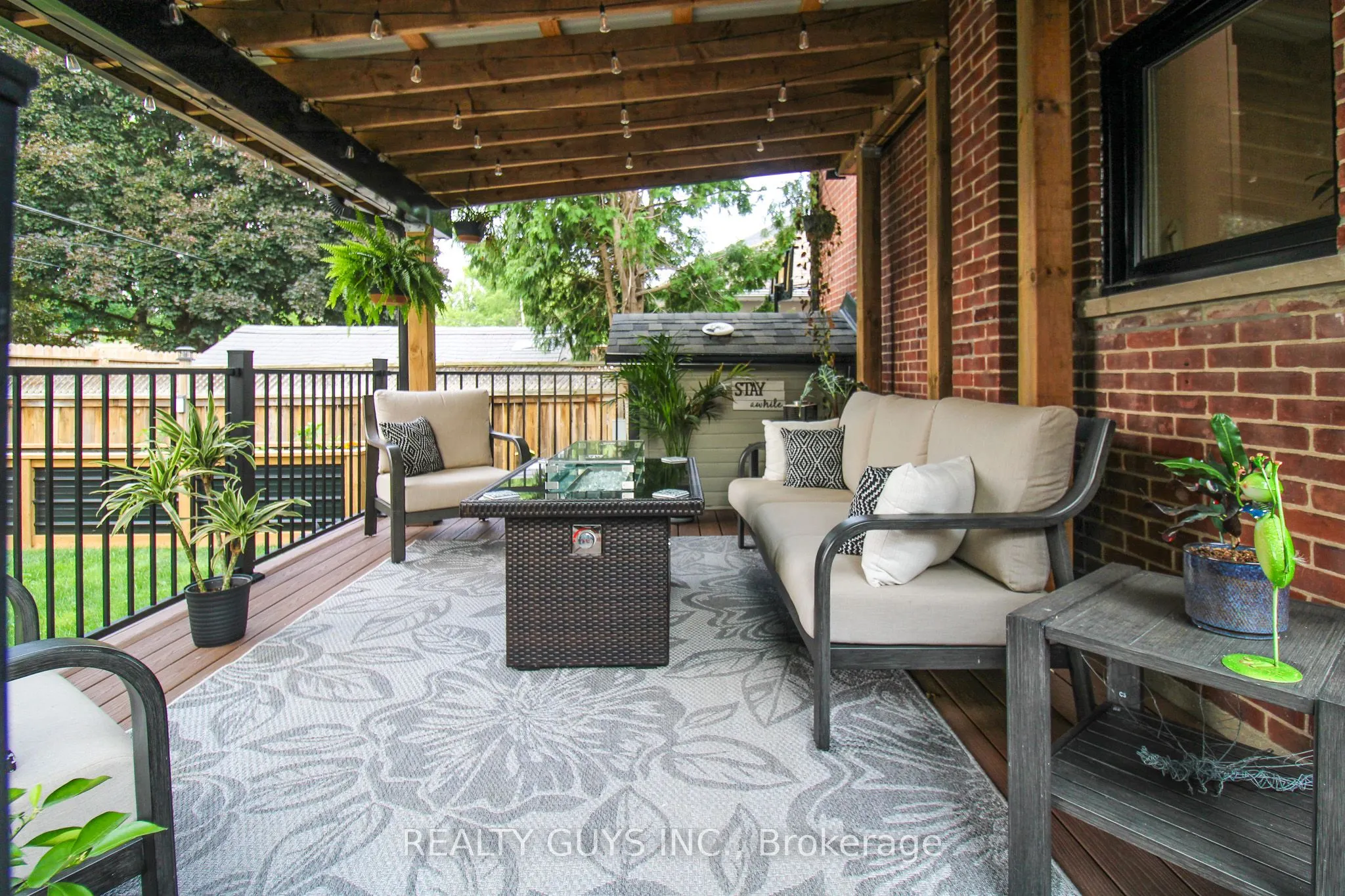 554 Douglas Avenue
