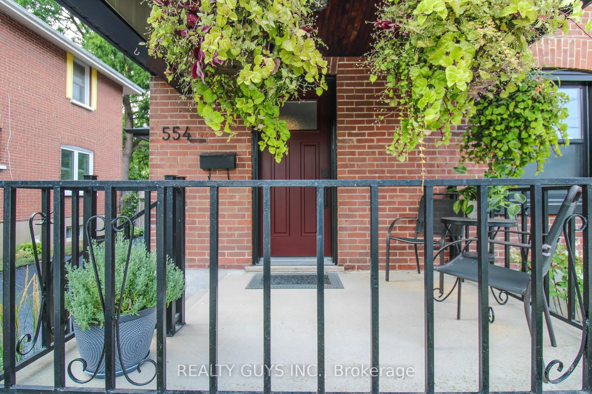 554 Douglas Avenue