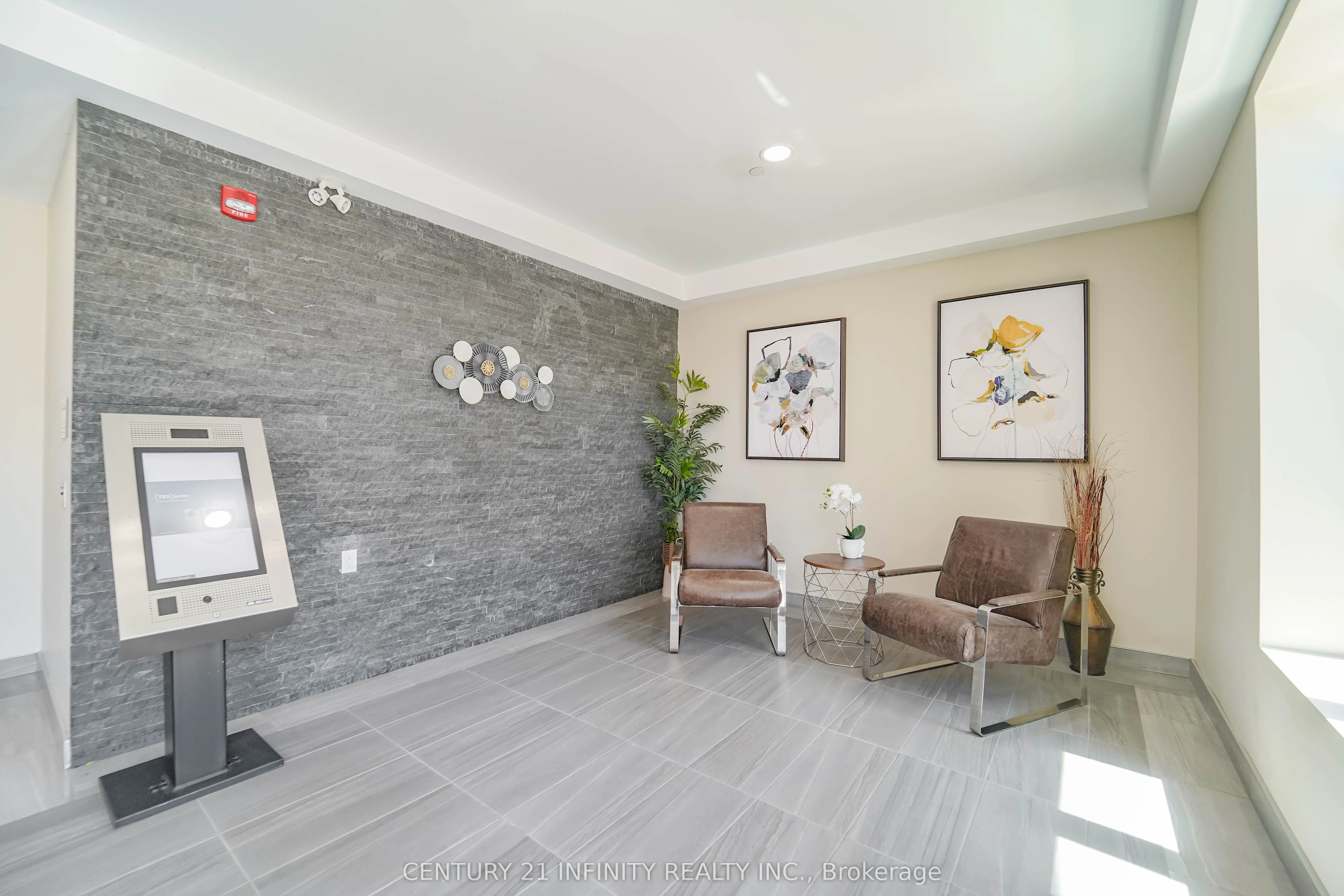 135 Orr Street, #101
