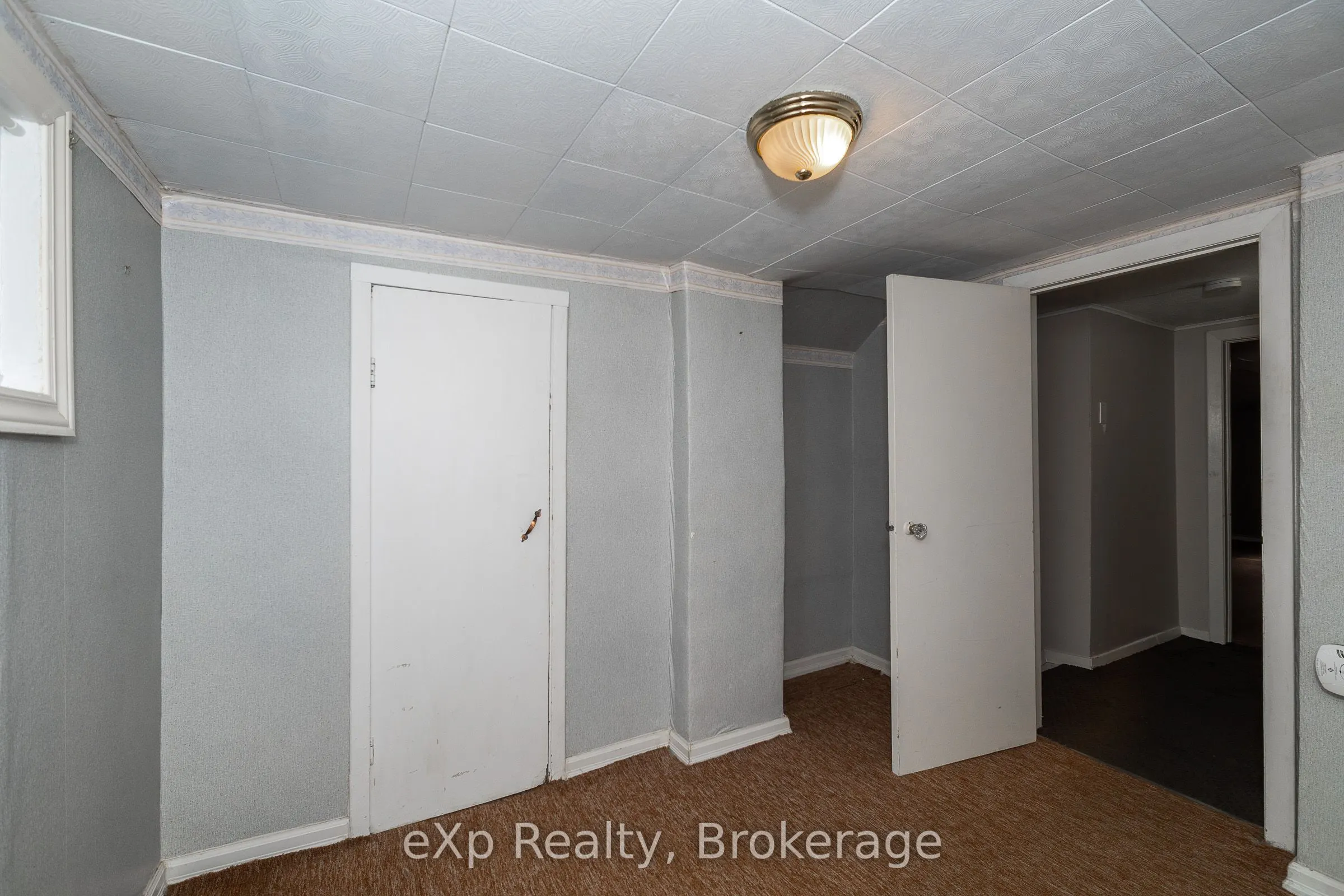 934 5th Avenue W