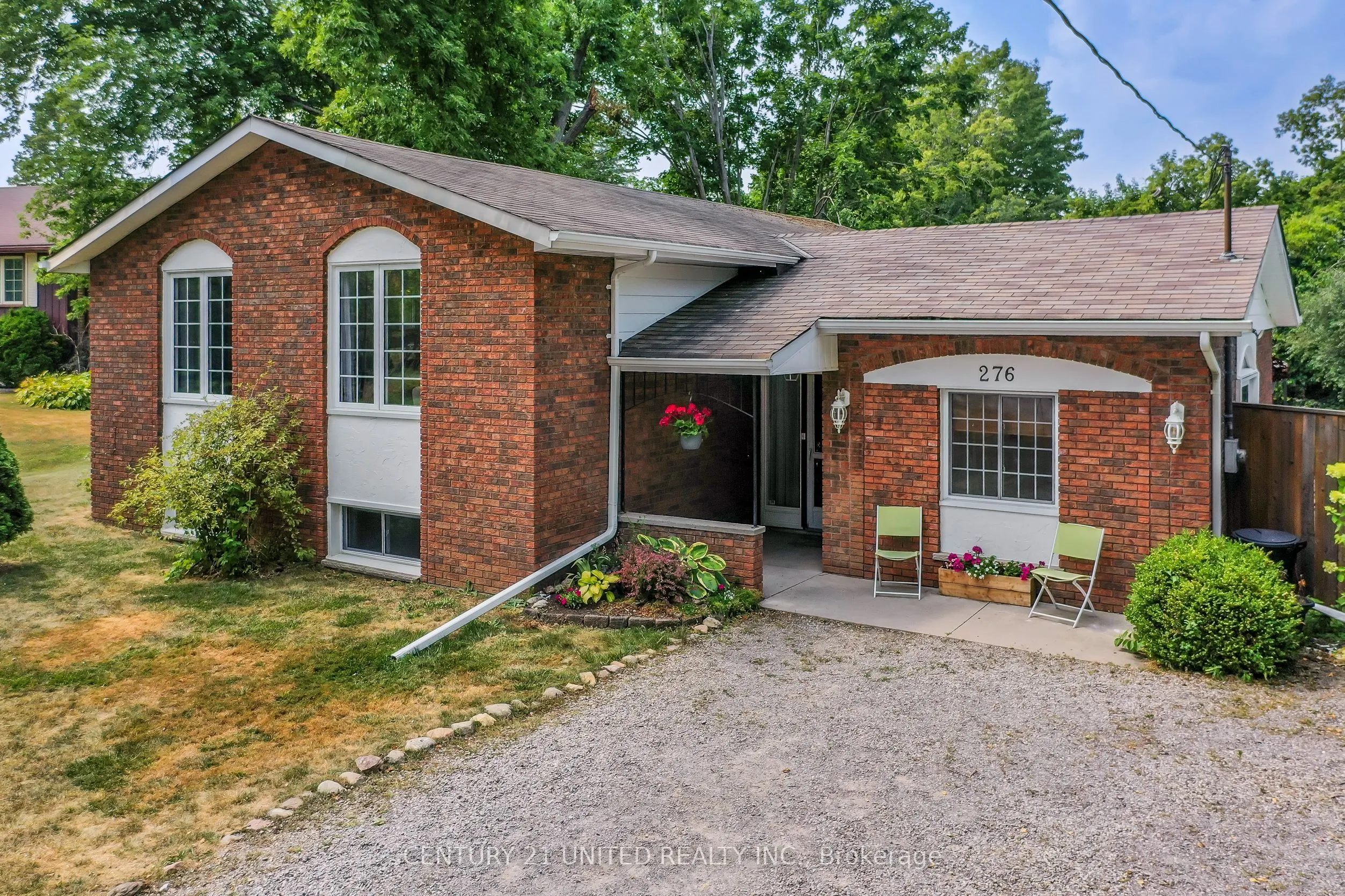 276 Patricia Crescent