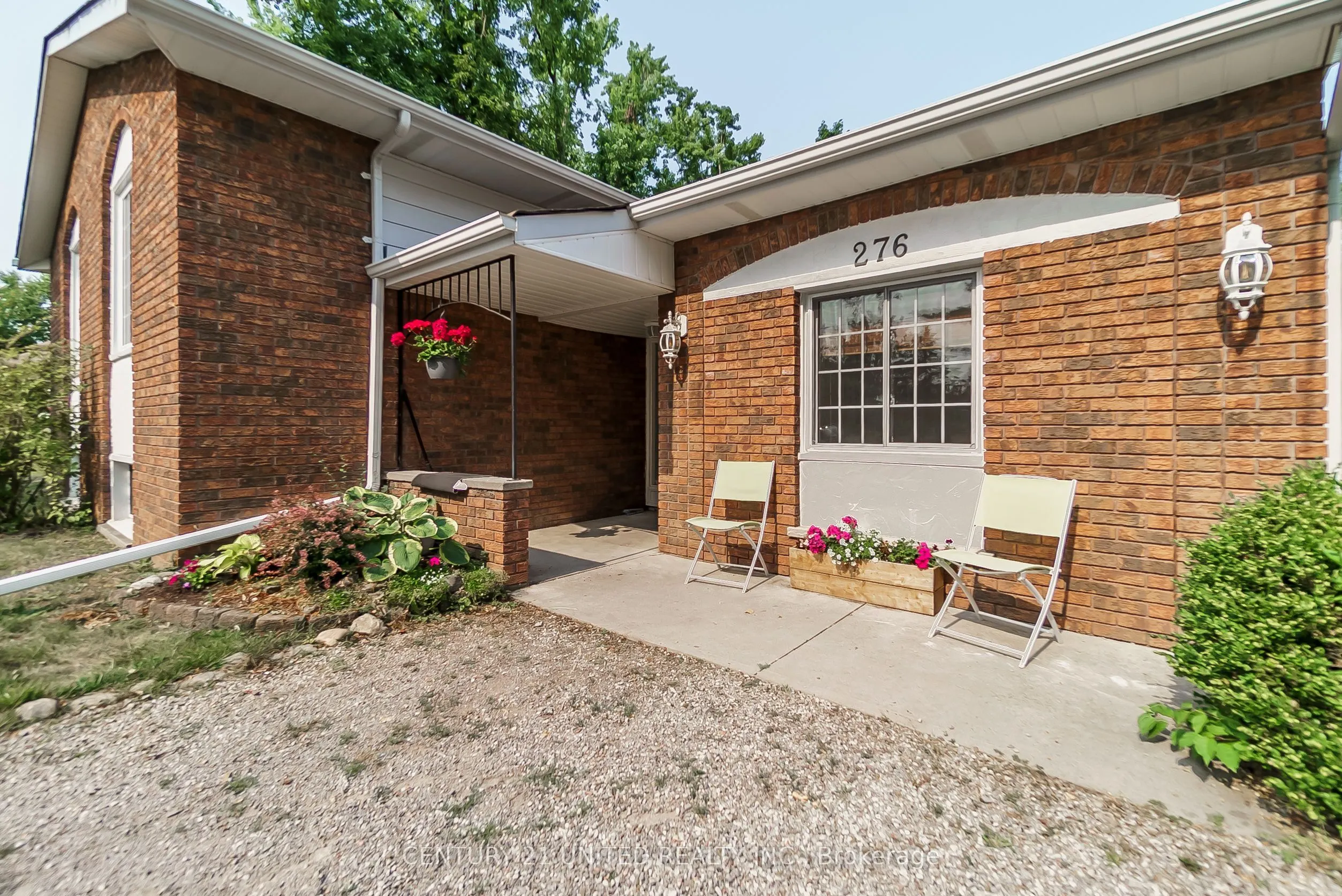 276 Patricia Crescent