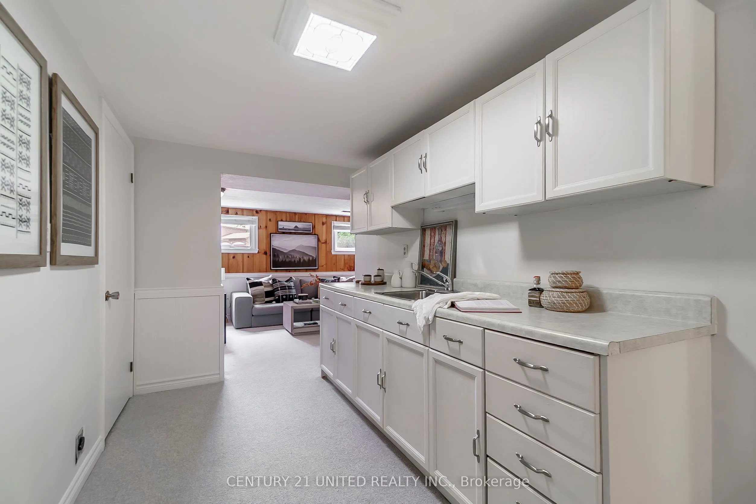 276 Patricia Crescent