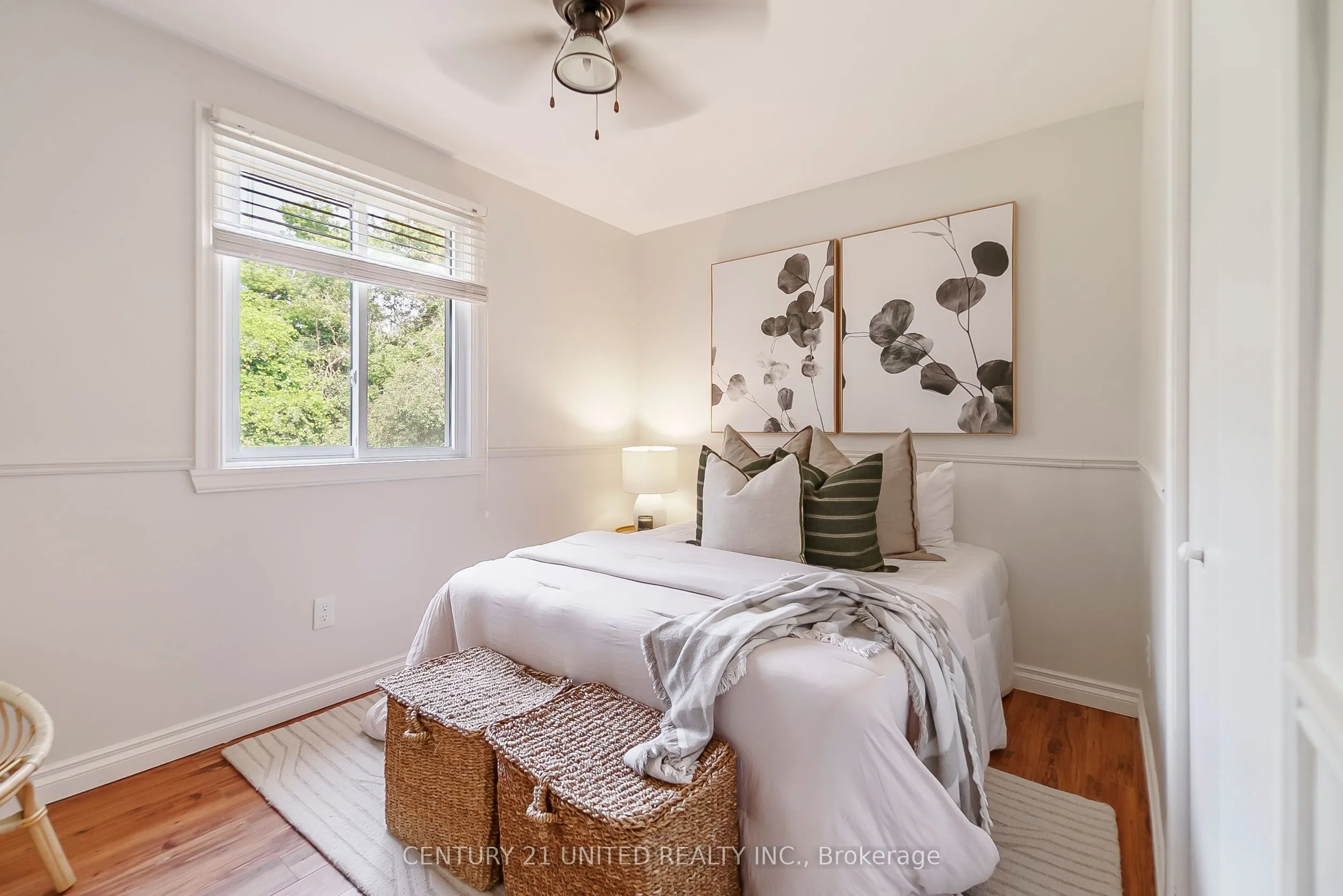 276 Patricia Crescent