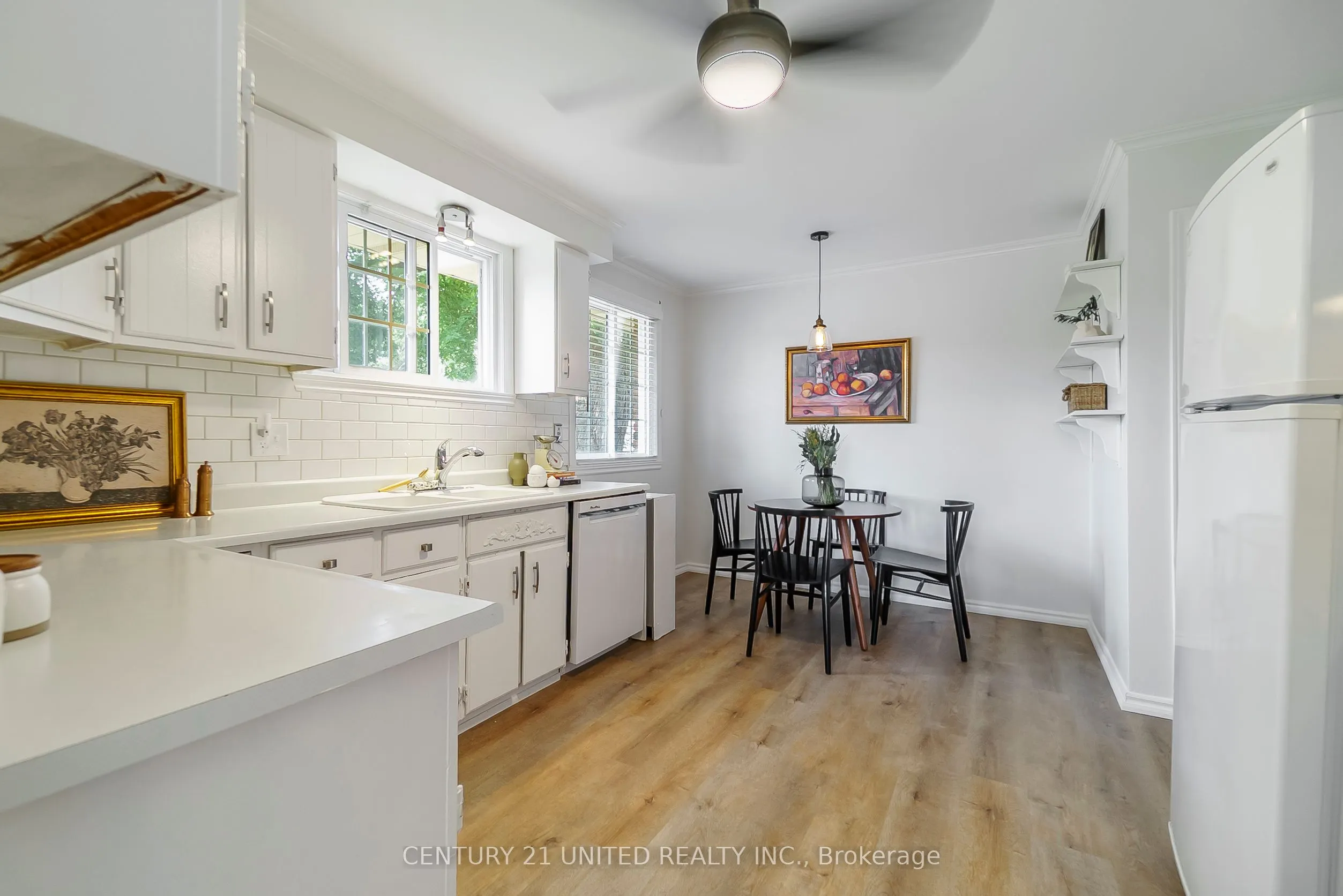 276 Patricia Crescent