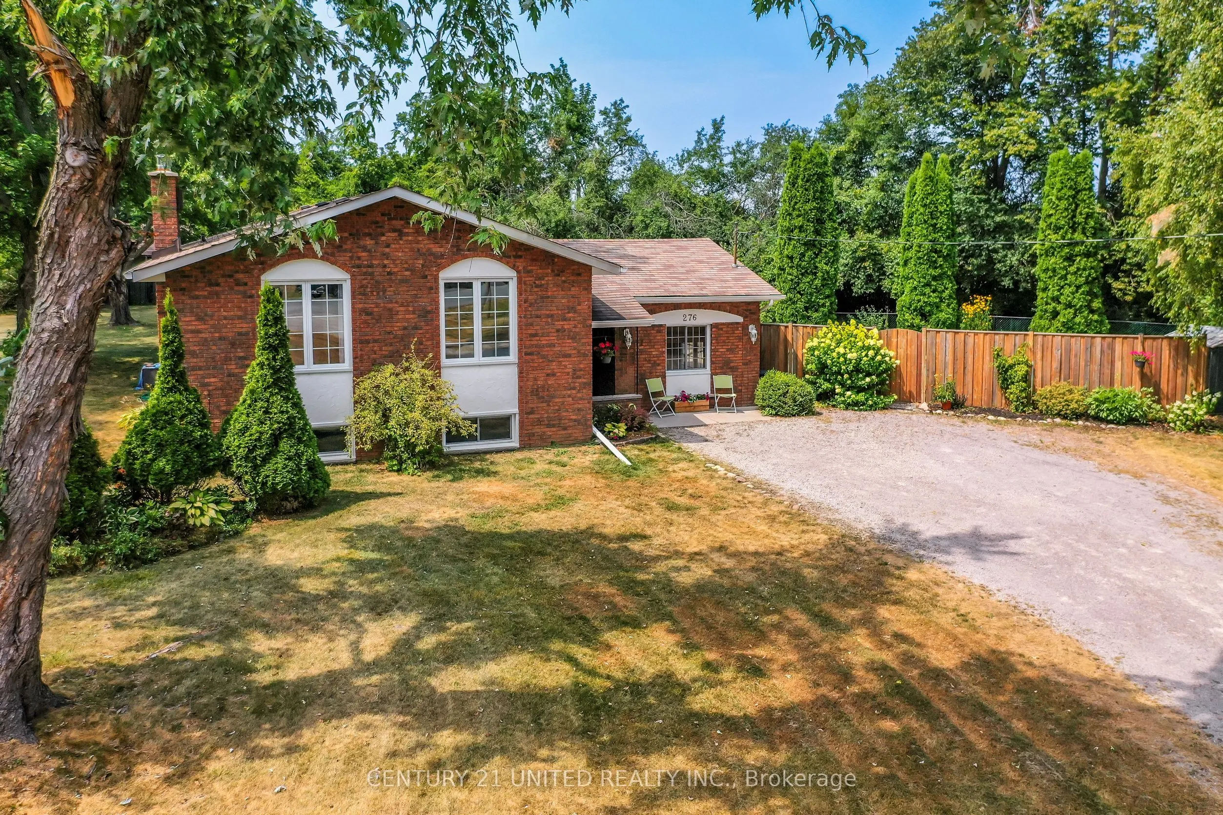 276 Patricia Crescent