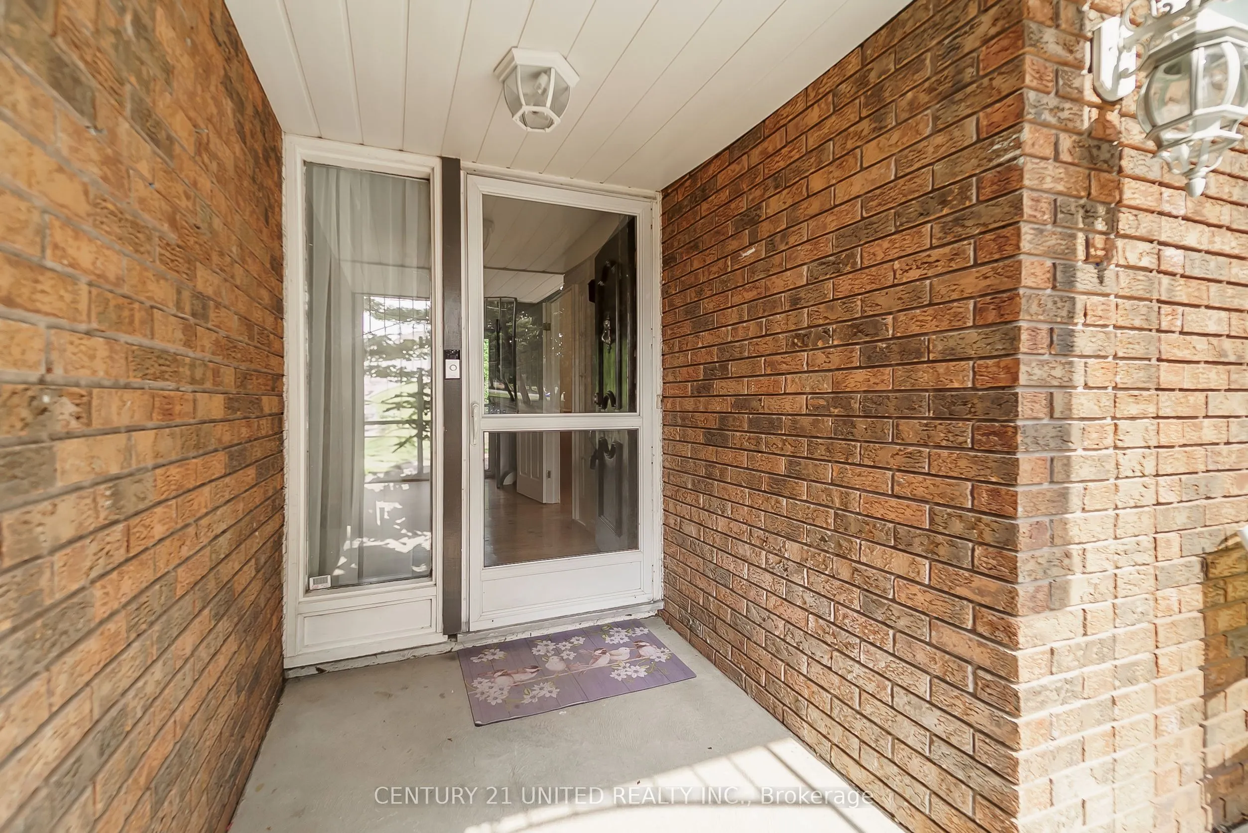 276 Patricia Crescent