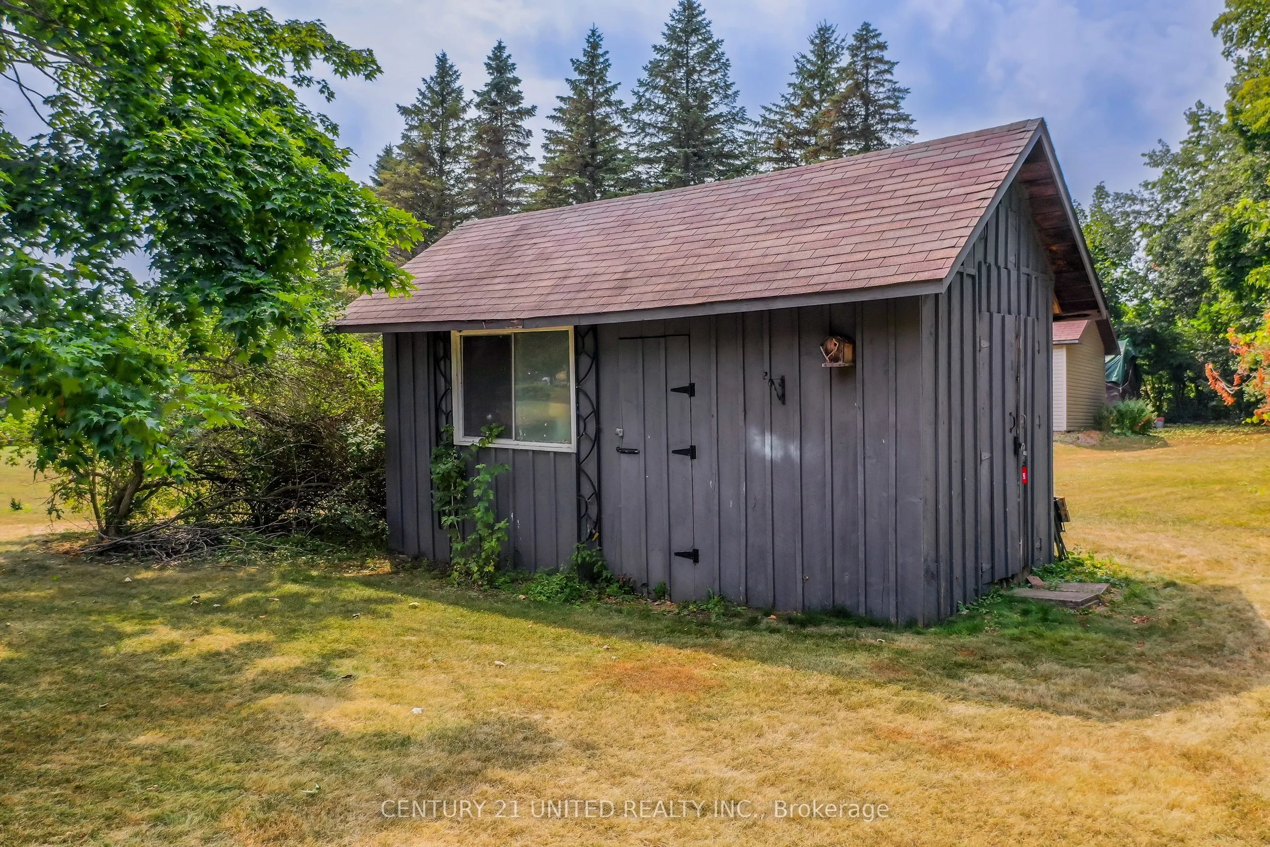 276 Patricia Crescent