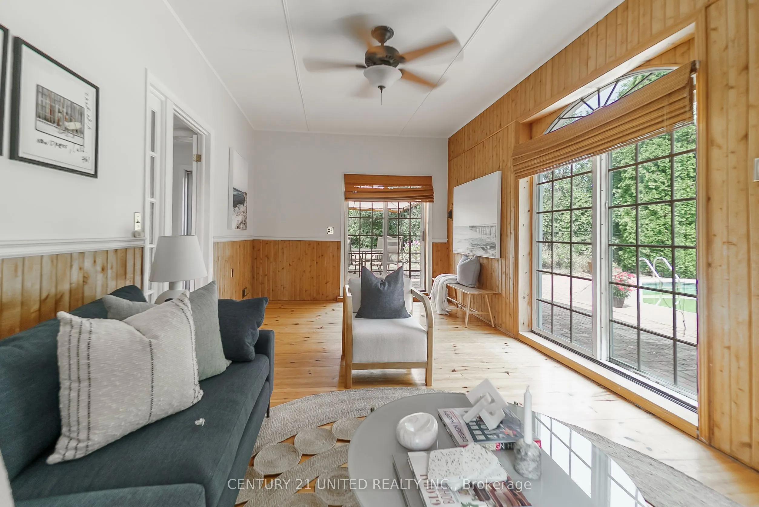276 Patricia Crescent
