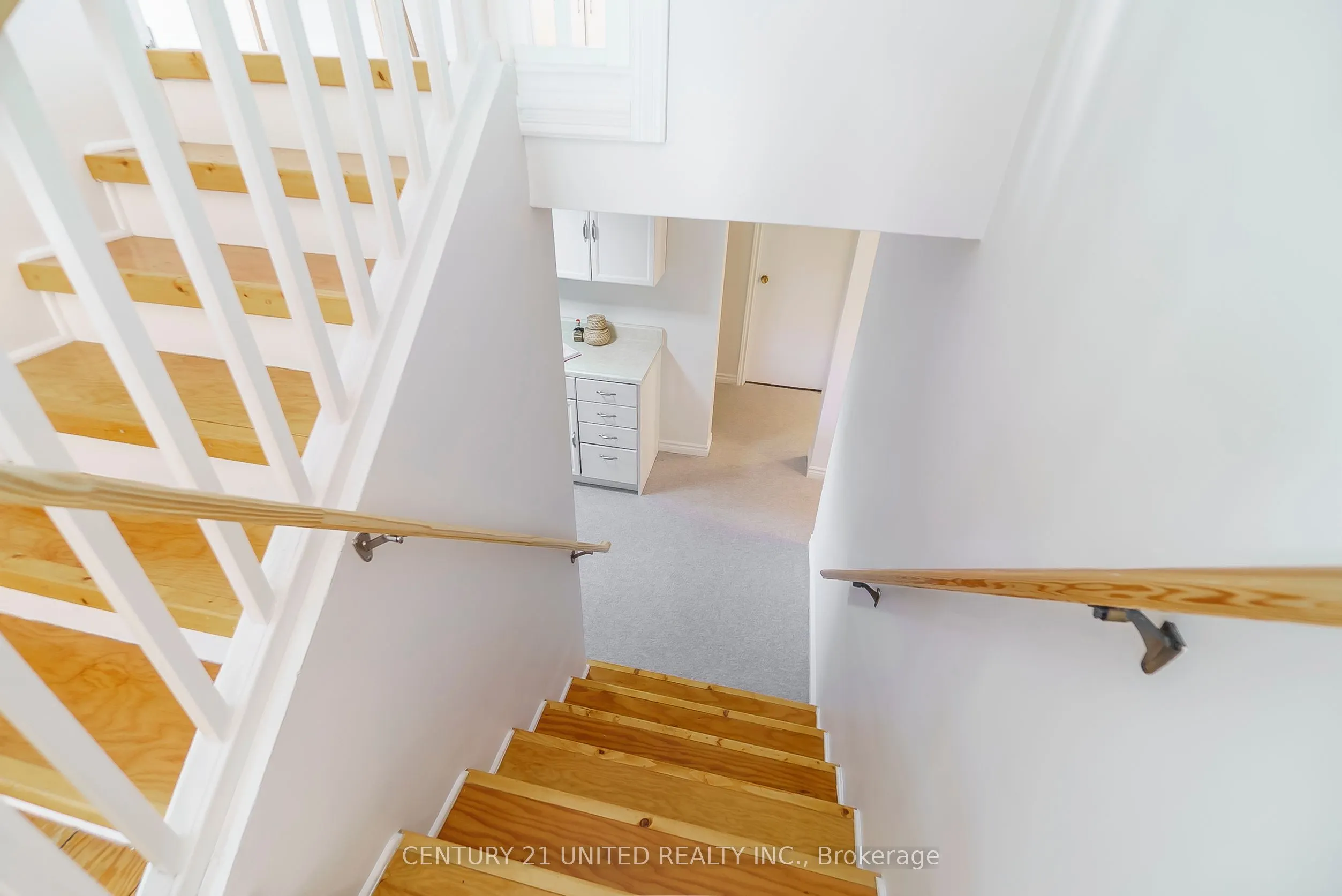 276 Patricia Crescent