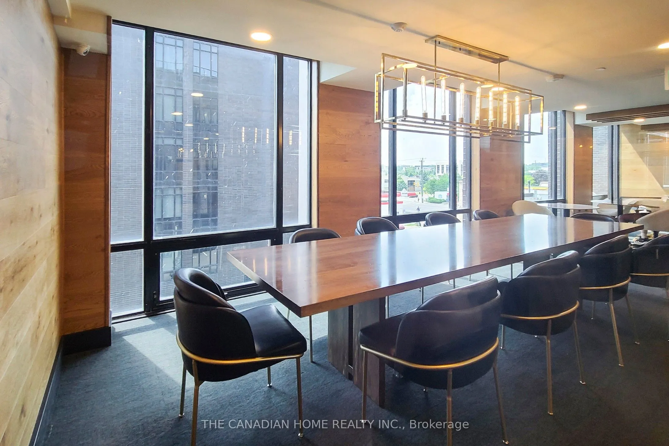 145 COLUMBIA Street W, #909