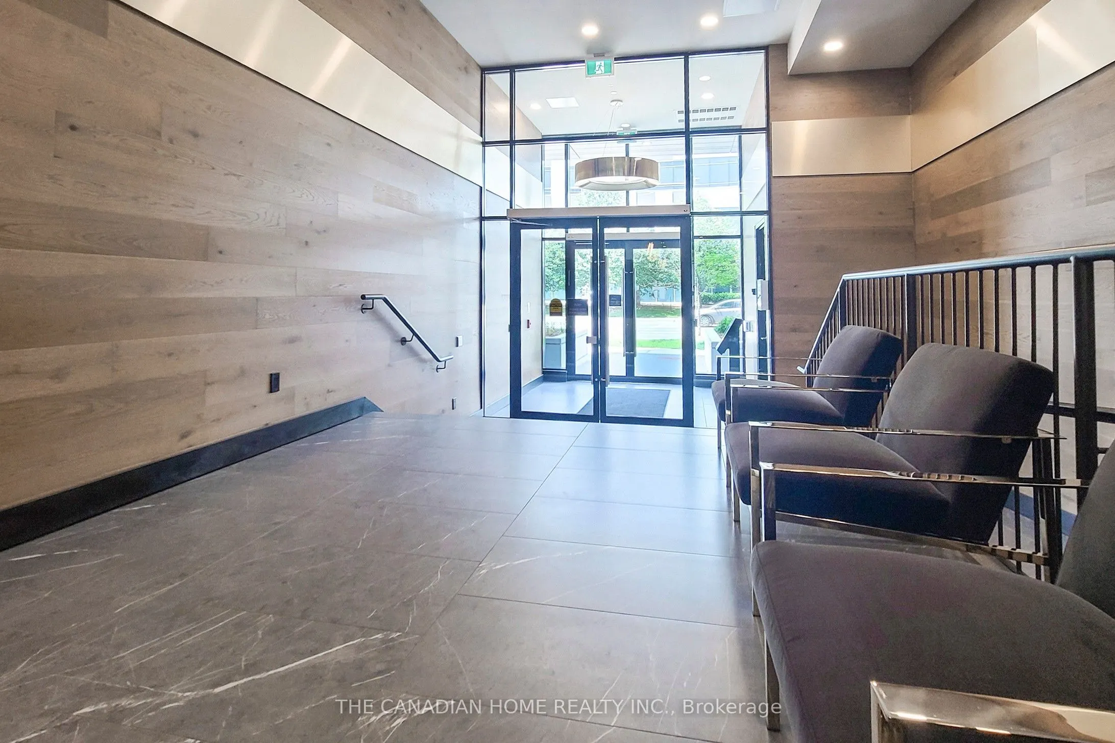 145 COLUMBIA Street W, #909