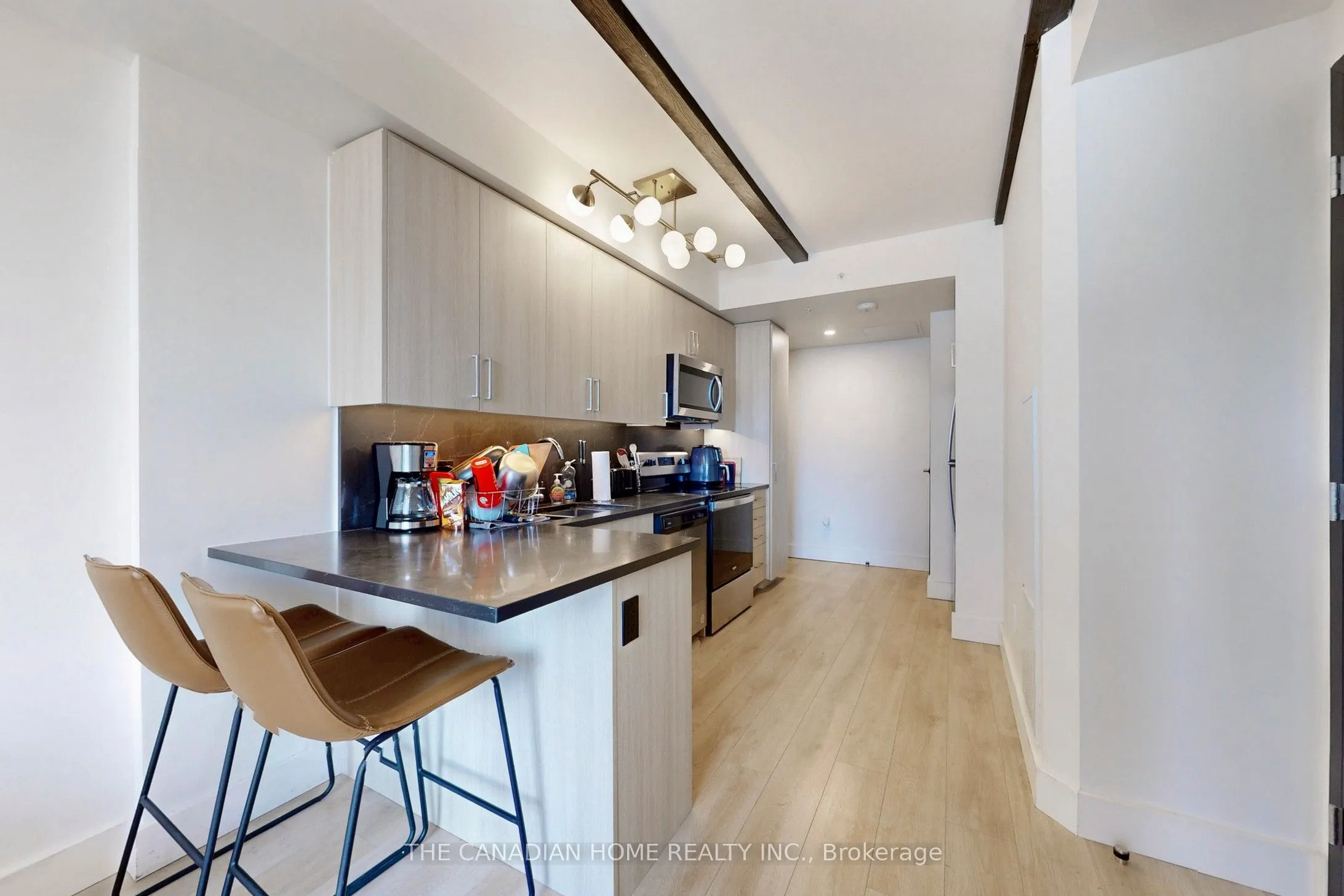 145 COLUMBIA Street W, #909