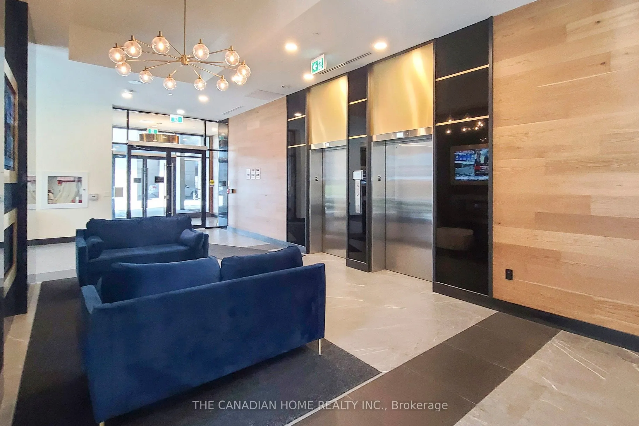 145 COLUMBIA Street W, #909