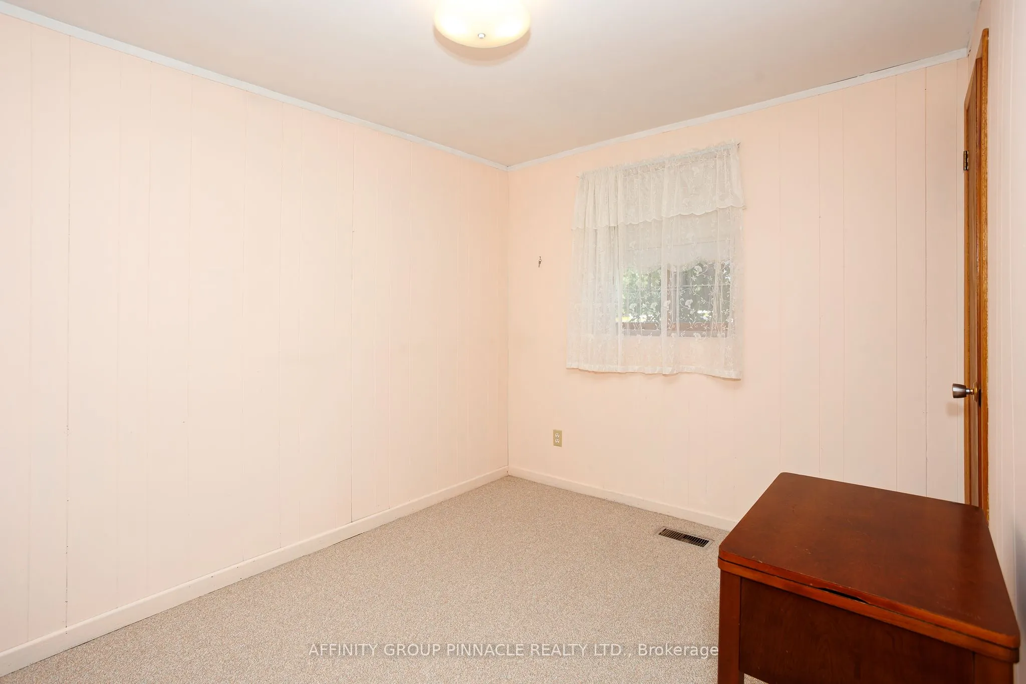 573 Saugeen Crescent