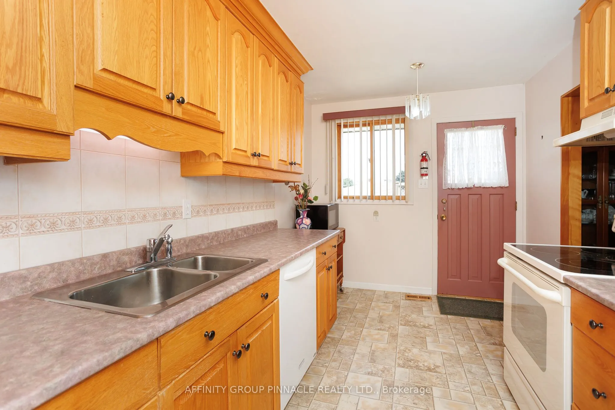 573 Saugeen Crescent