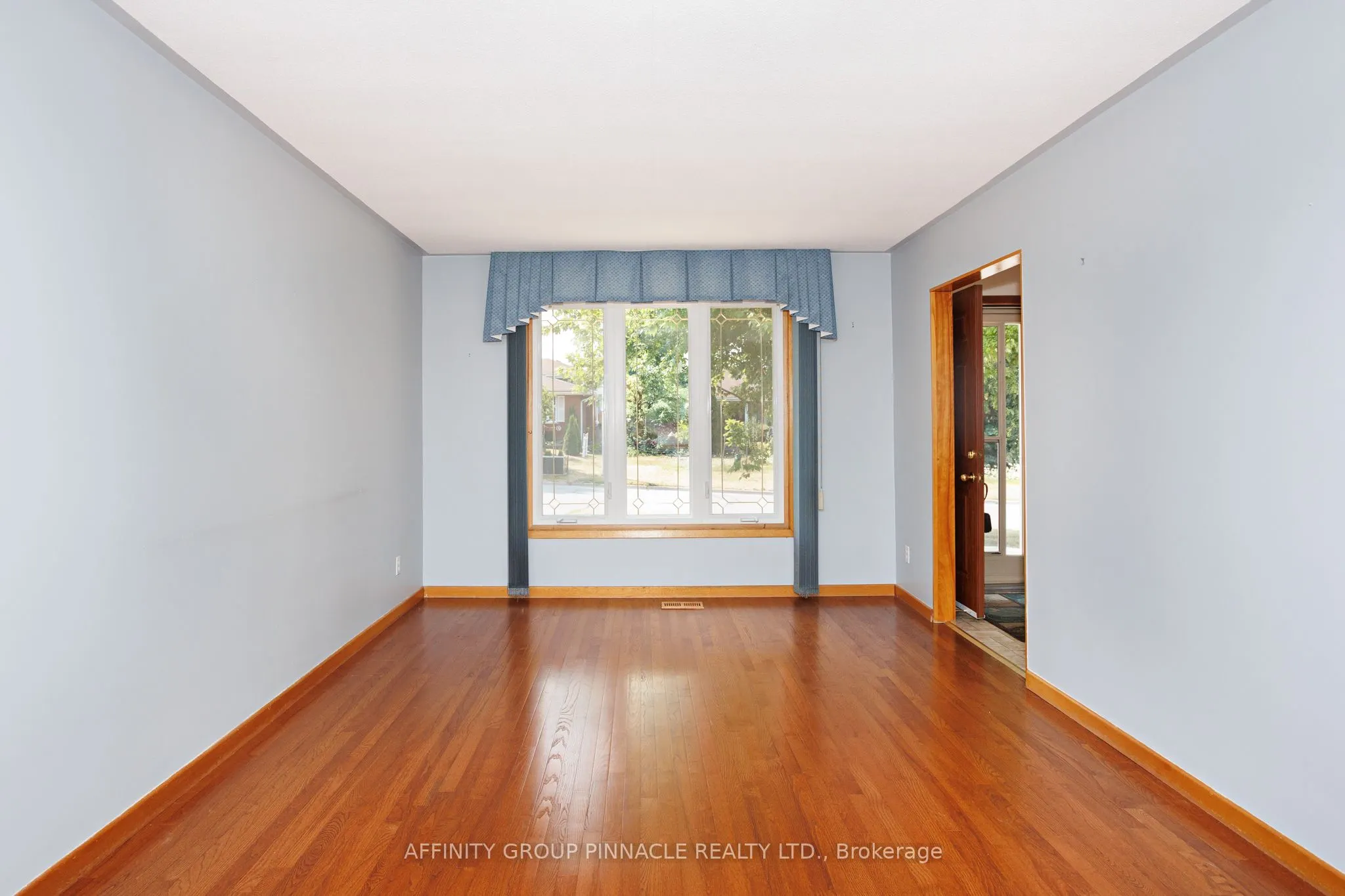 573 Saugeen Crescent