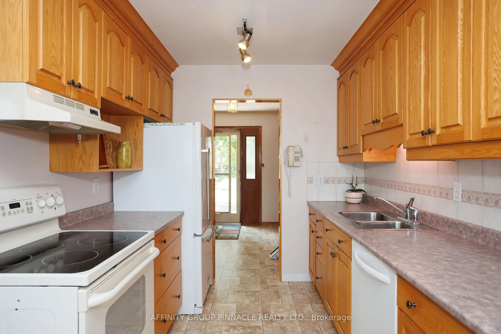 573 Saugeen Crescent