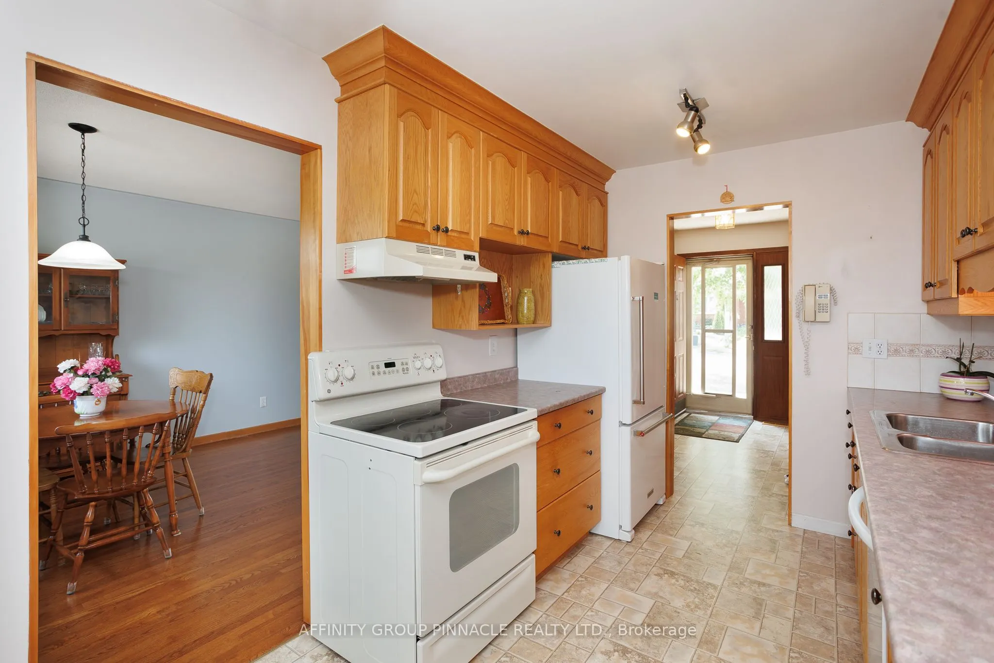 573 Saugeen Crescent
