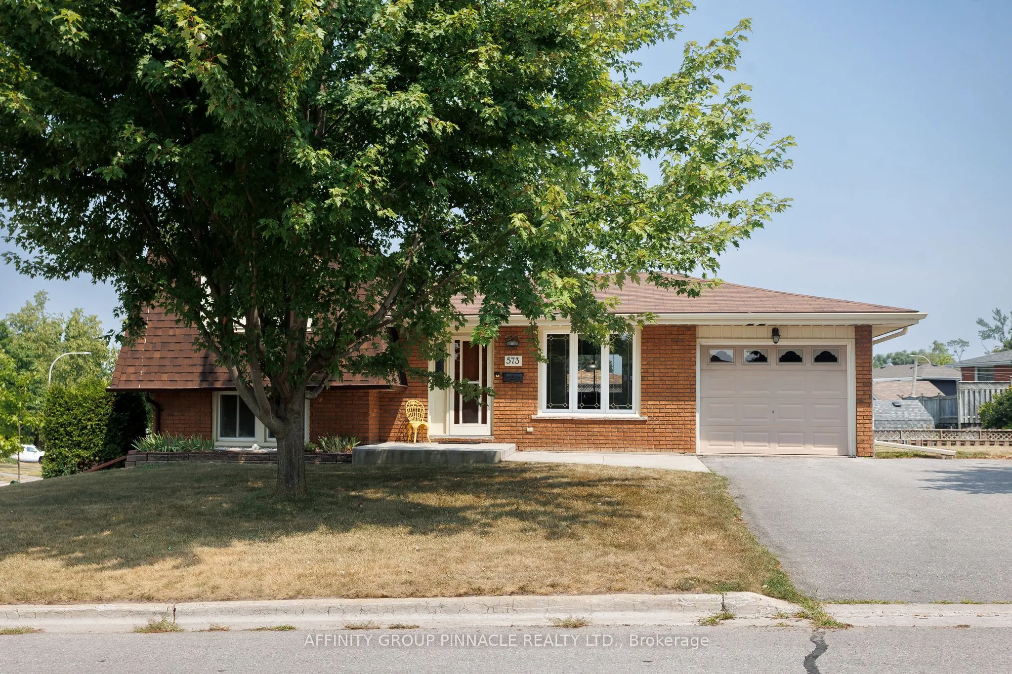 573 Saugeen Crescent