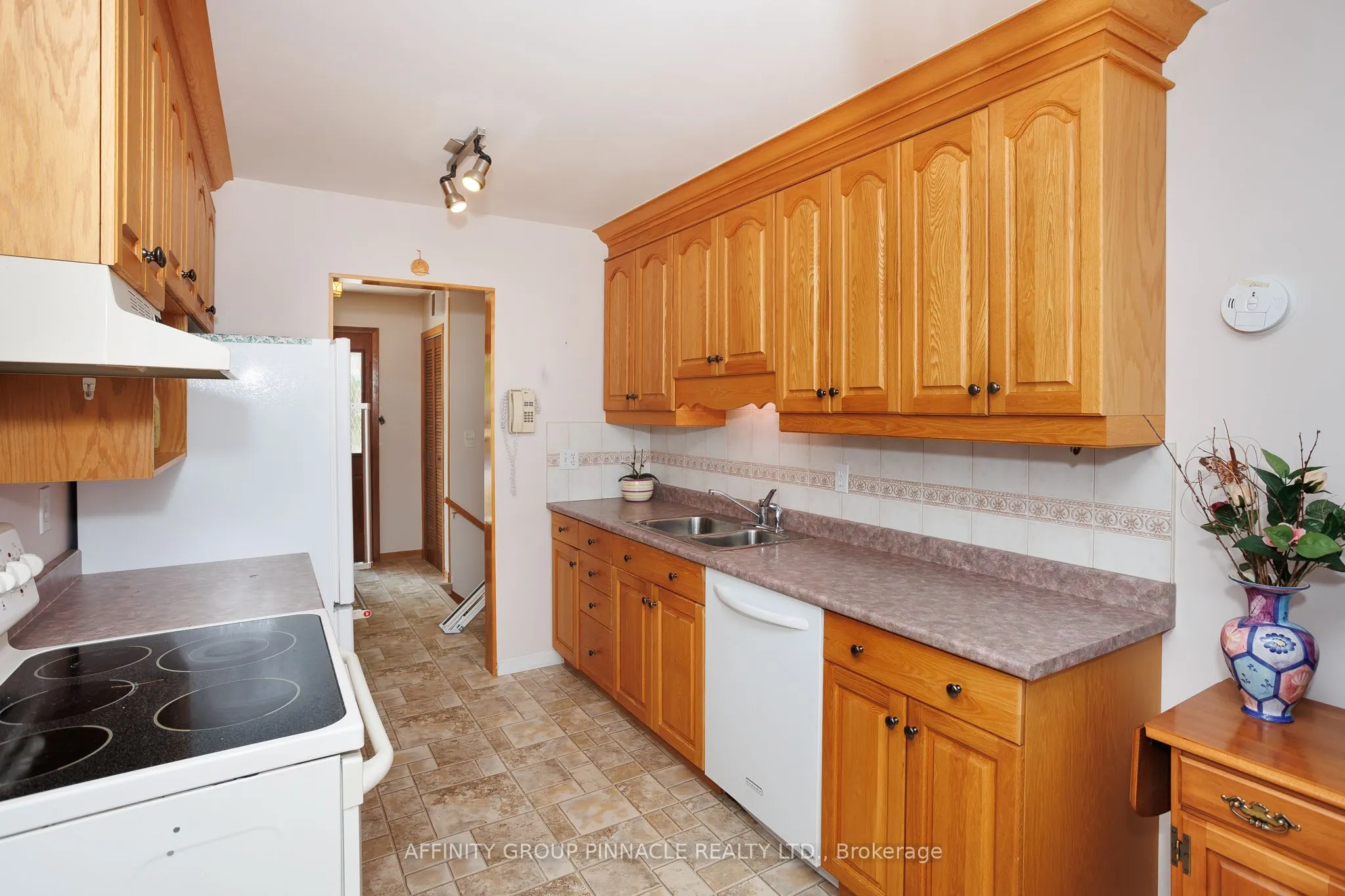 573 Saugeen Crescent