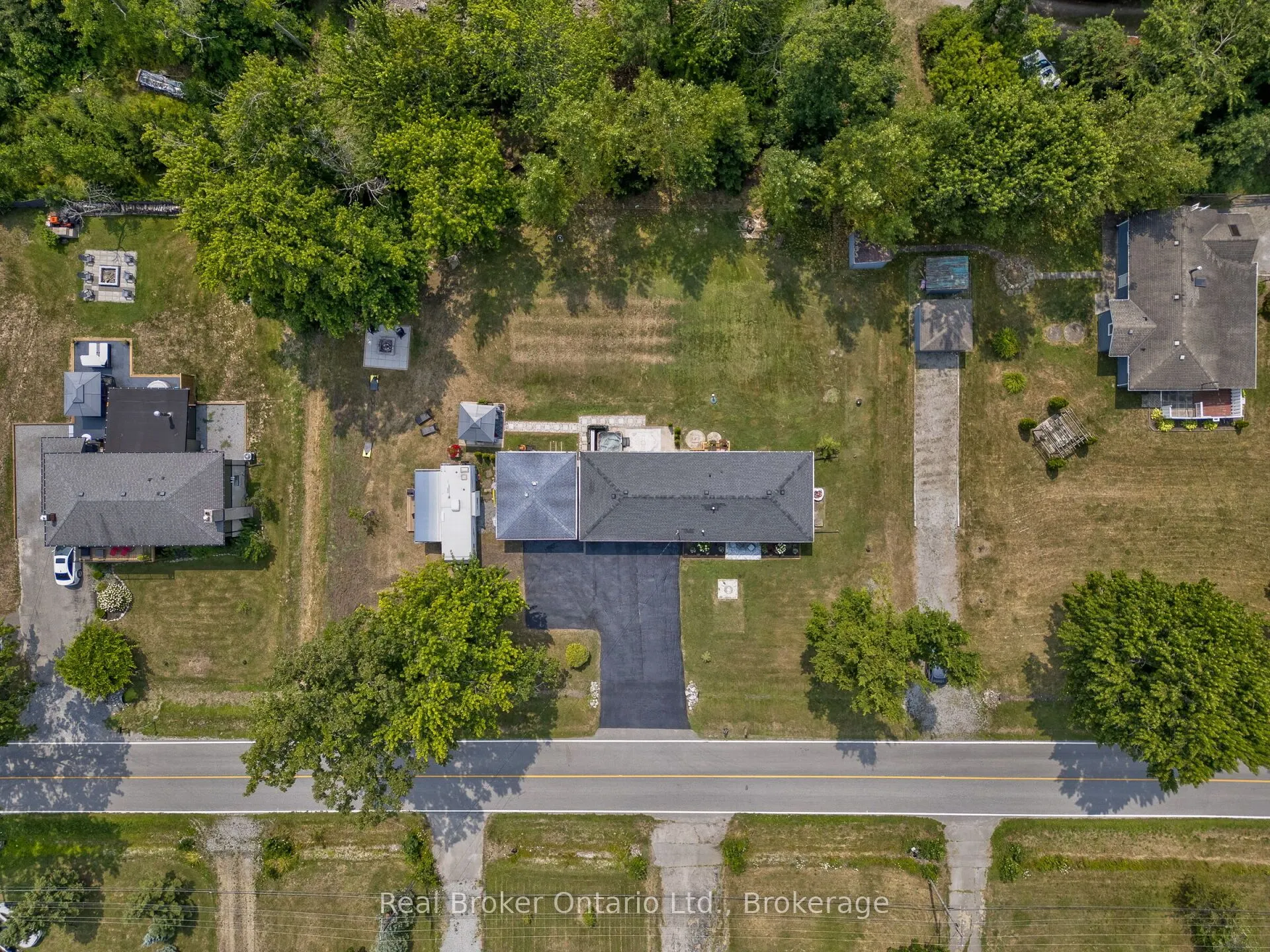 2525 Vimy Road