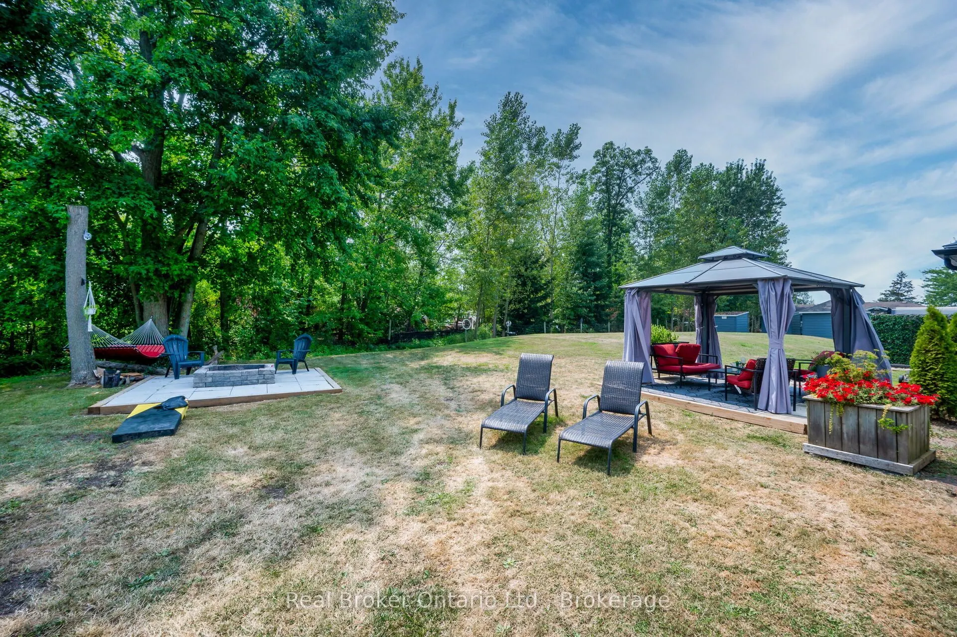 2525 Vimy Road