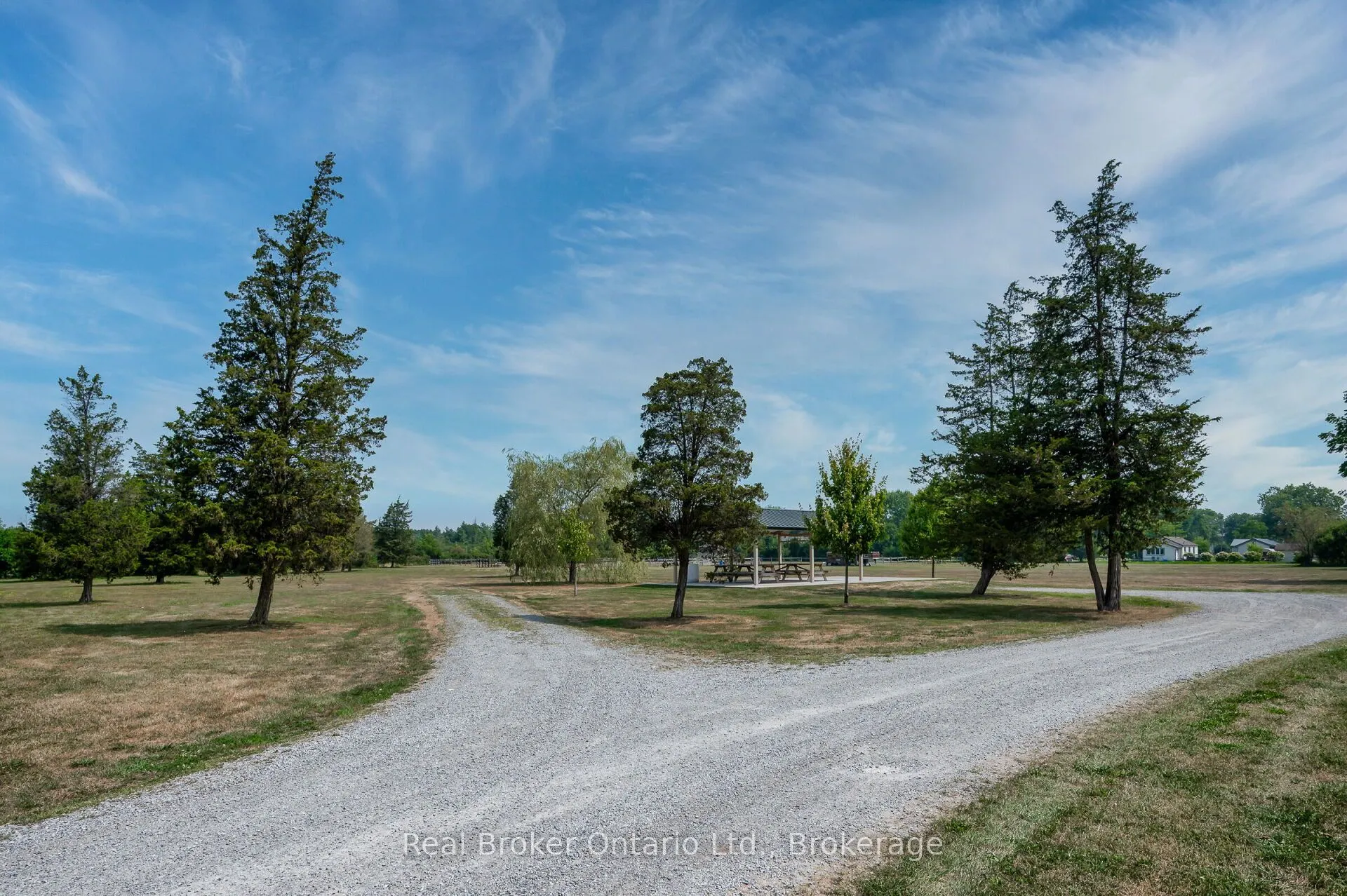 2525 Vimy Road