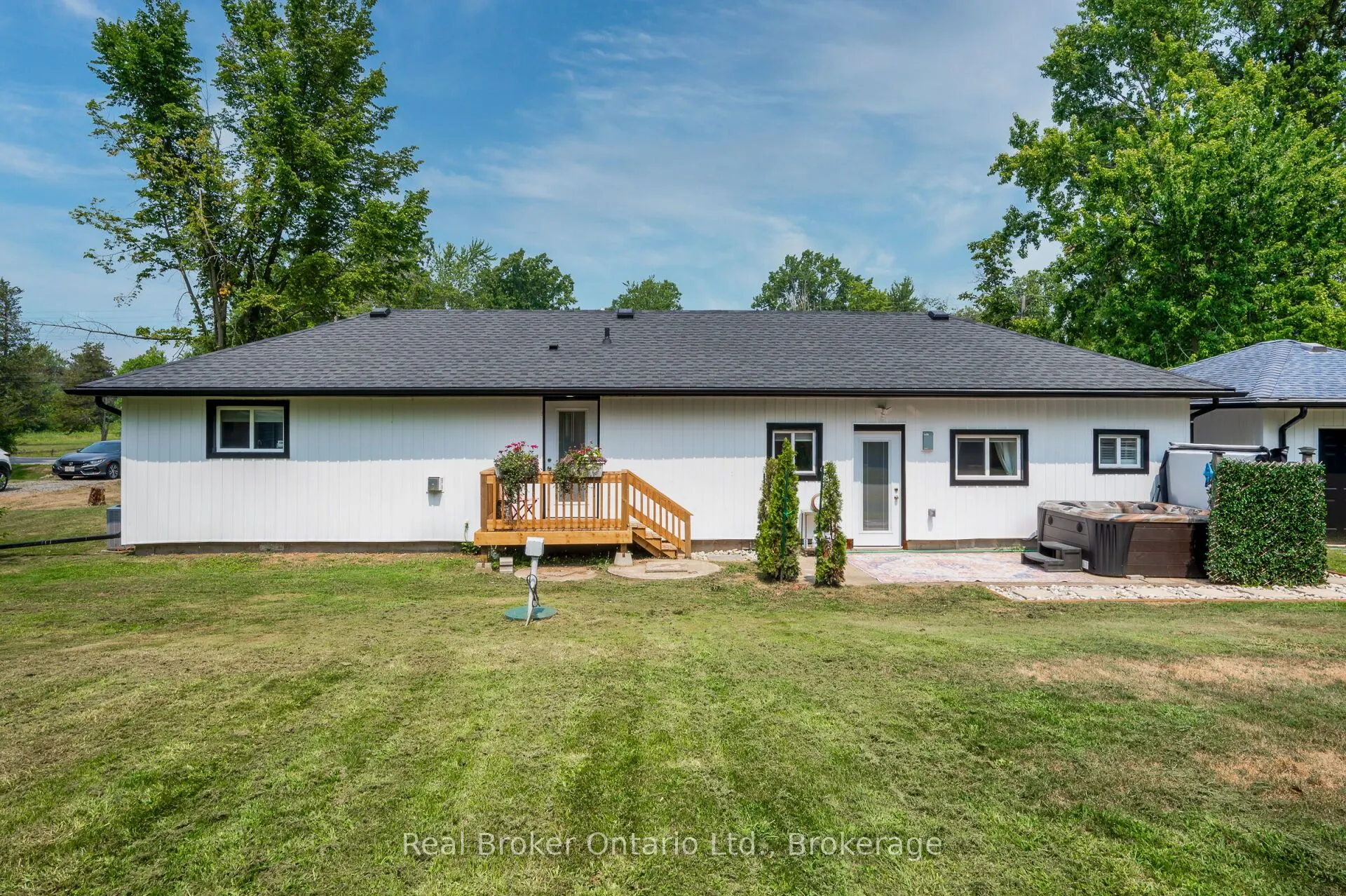 2525 Vimy Road