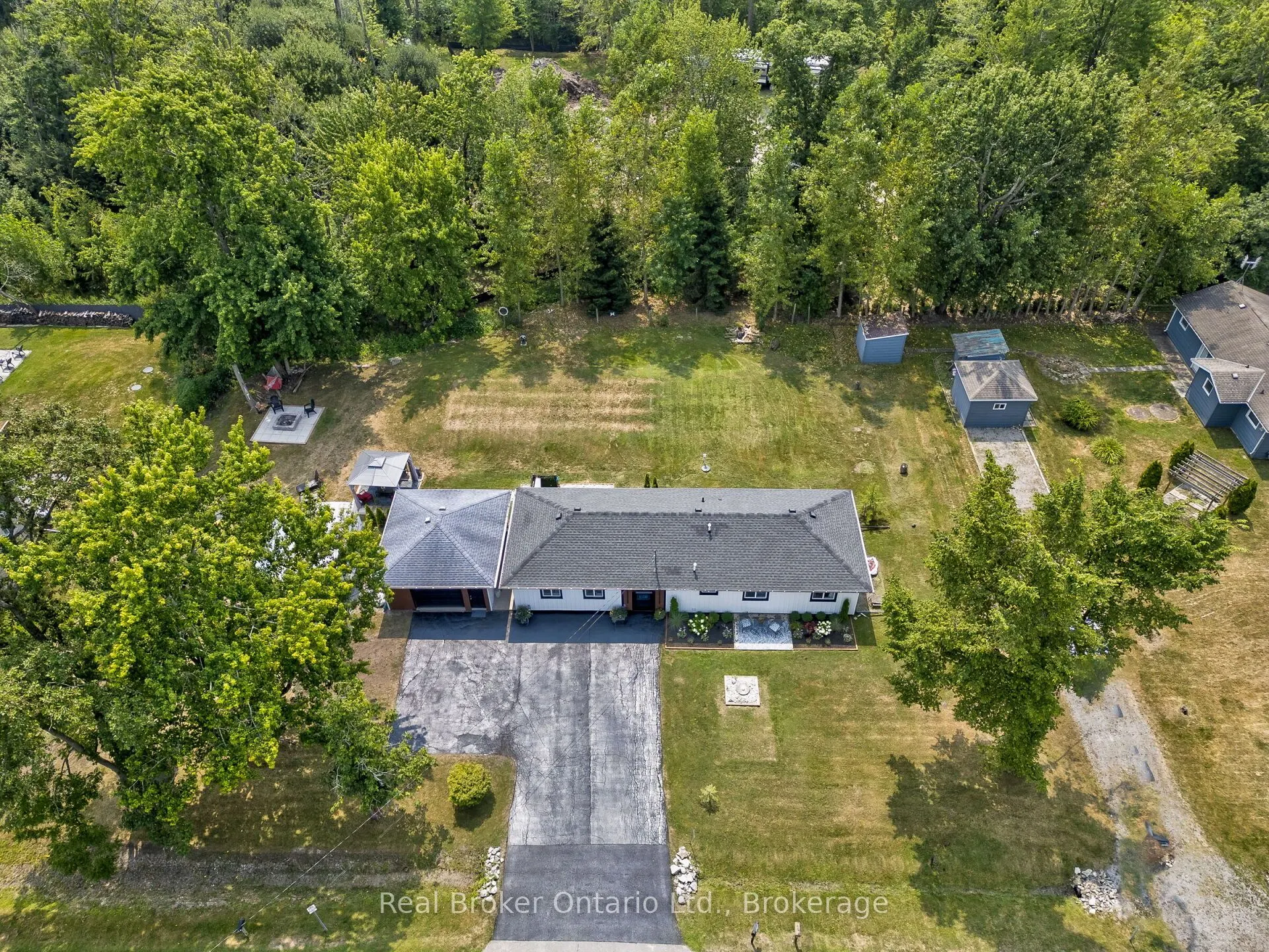2525 Vimy Road